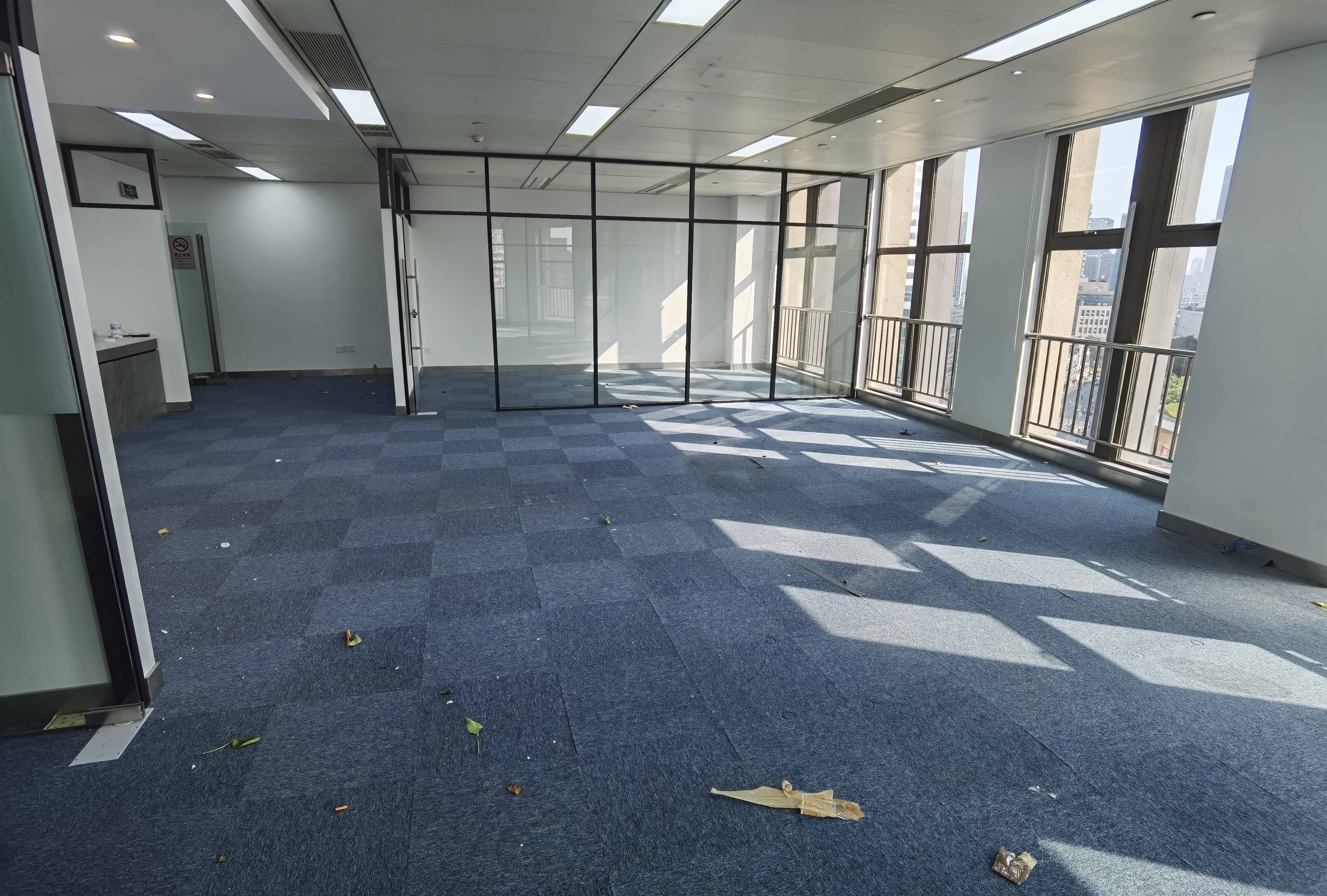 四川北路嘉杰国际广场217平米写字楼出租