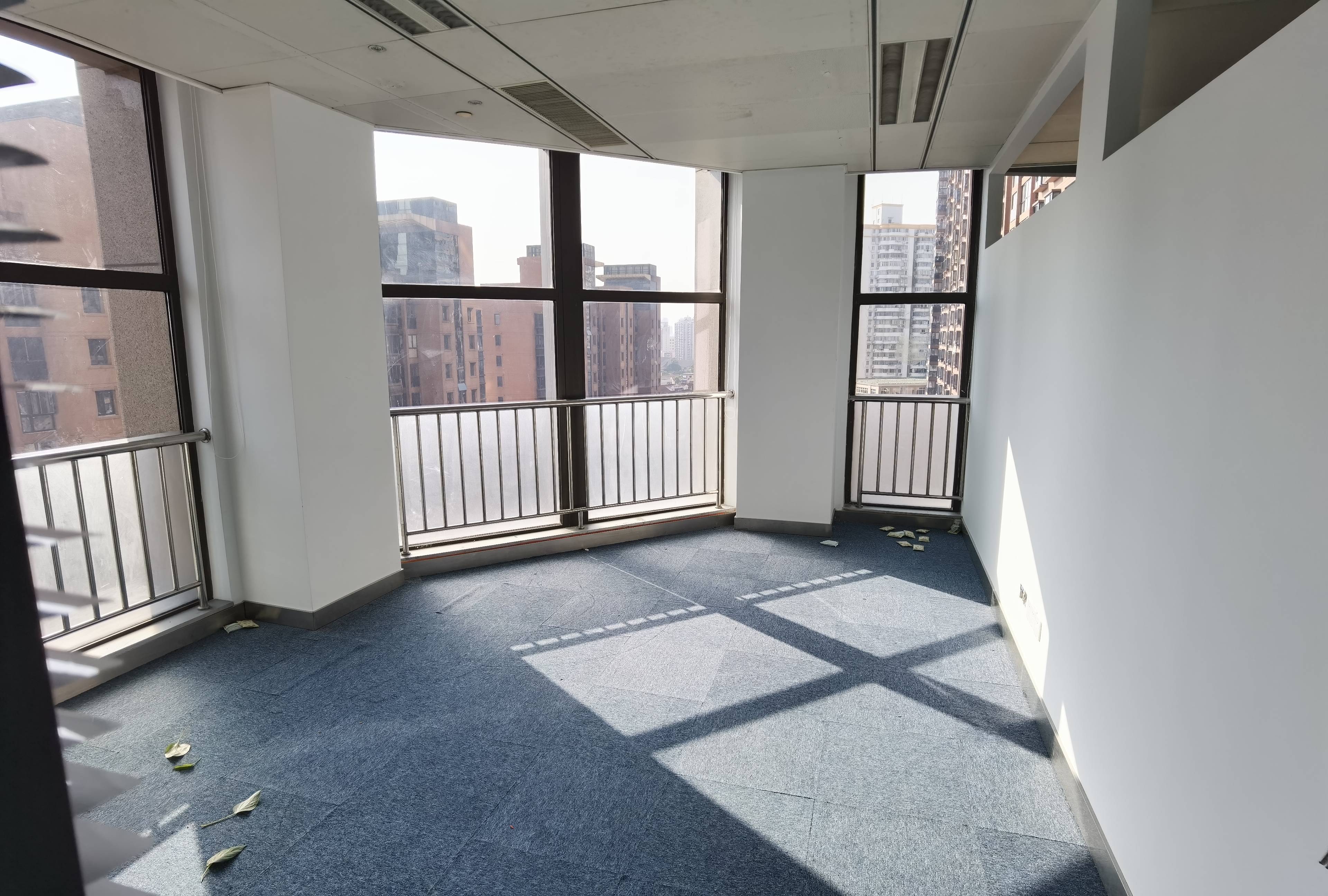 四川北路嘉杰国际广场217平米写字楼出租