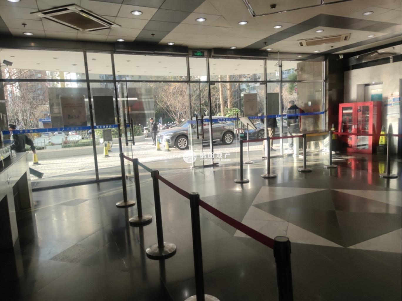 临平路上海商贸大厦108平米写字楼出租