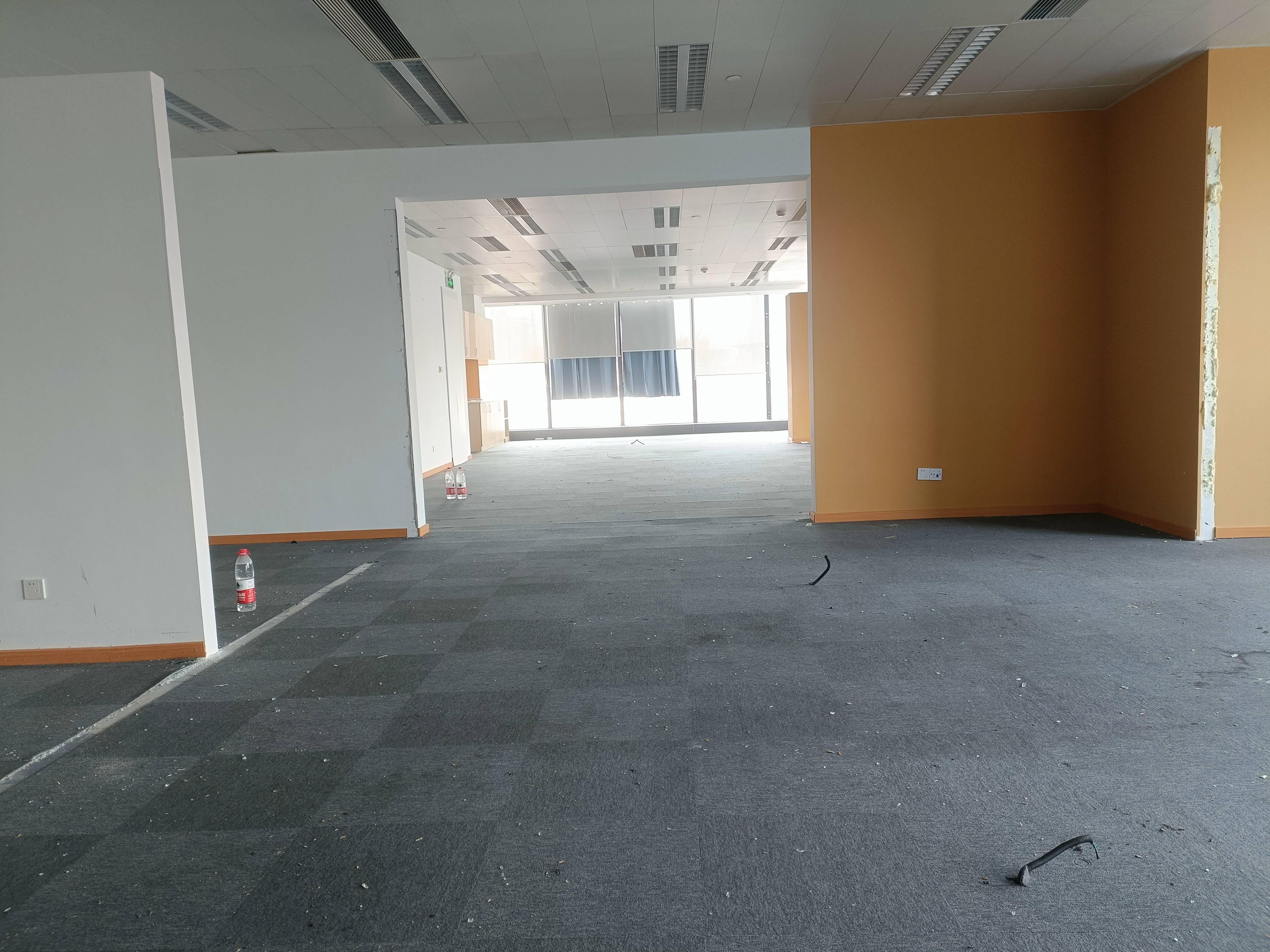 龙华上海绿地中心一期145平米写字楼出租