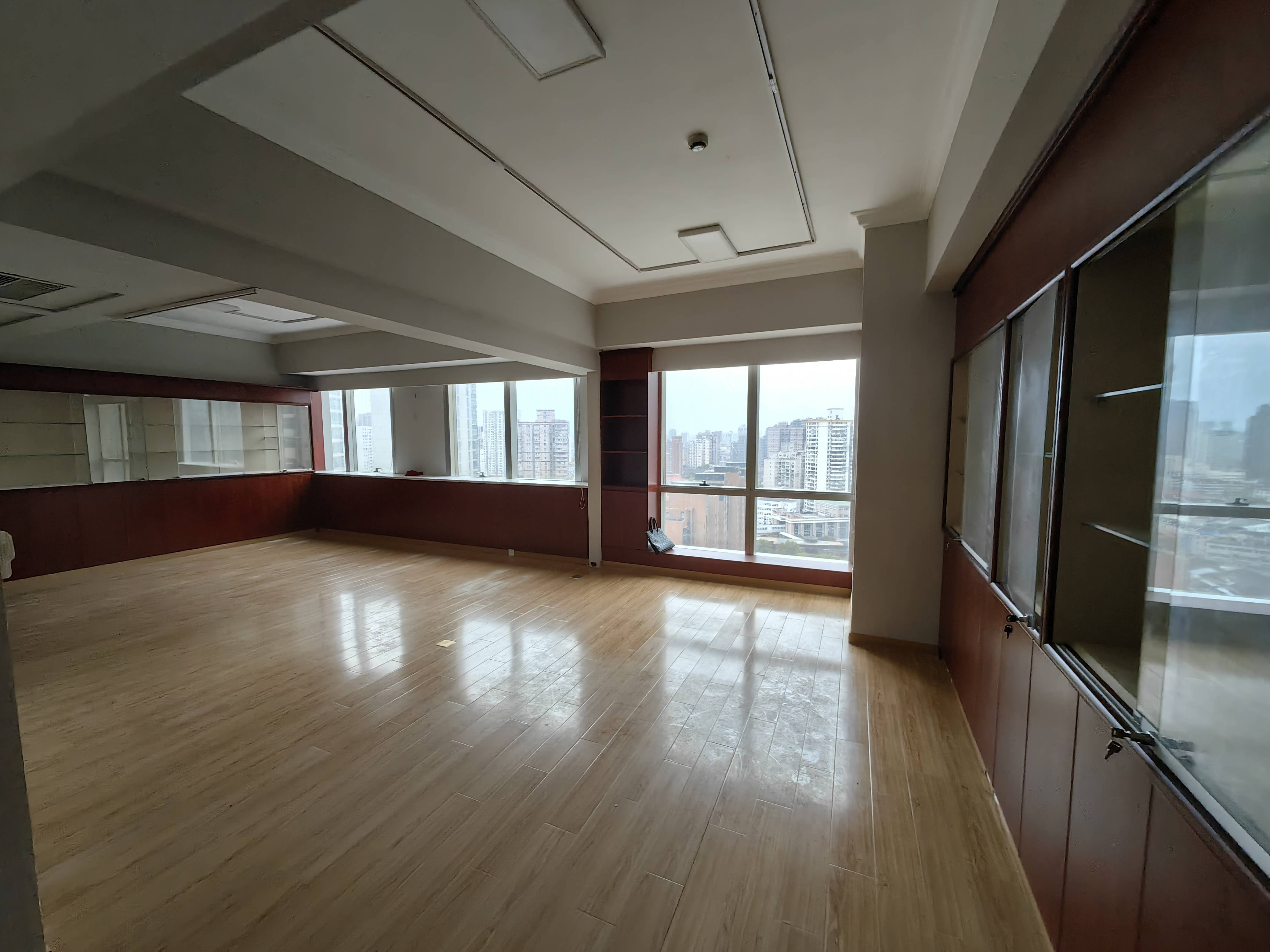 四川北路福德广场113平米写字楼出租