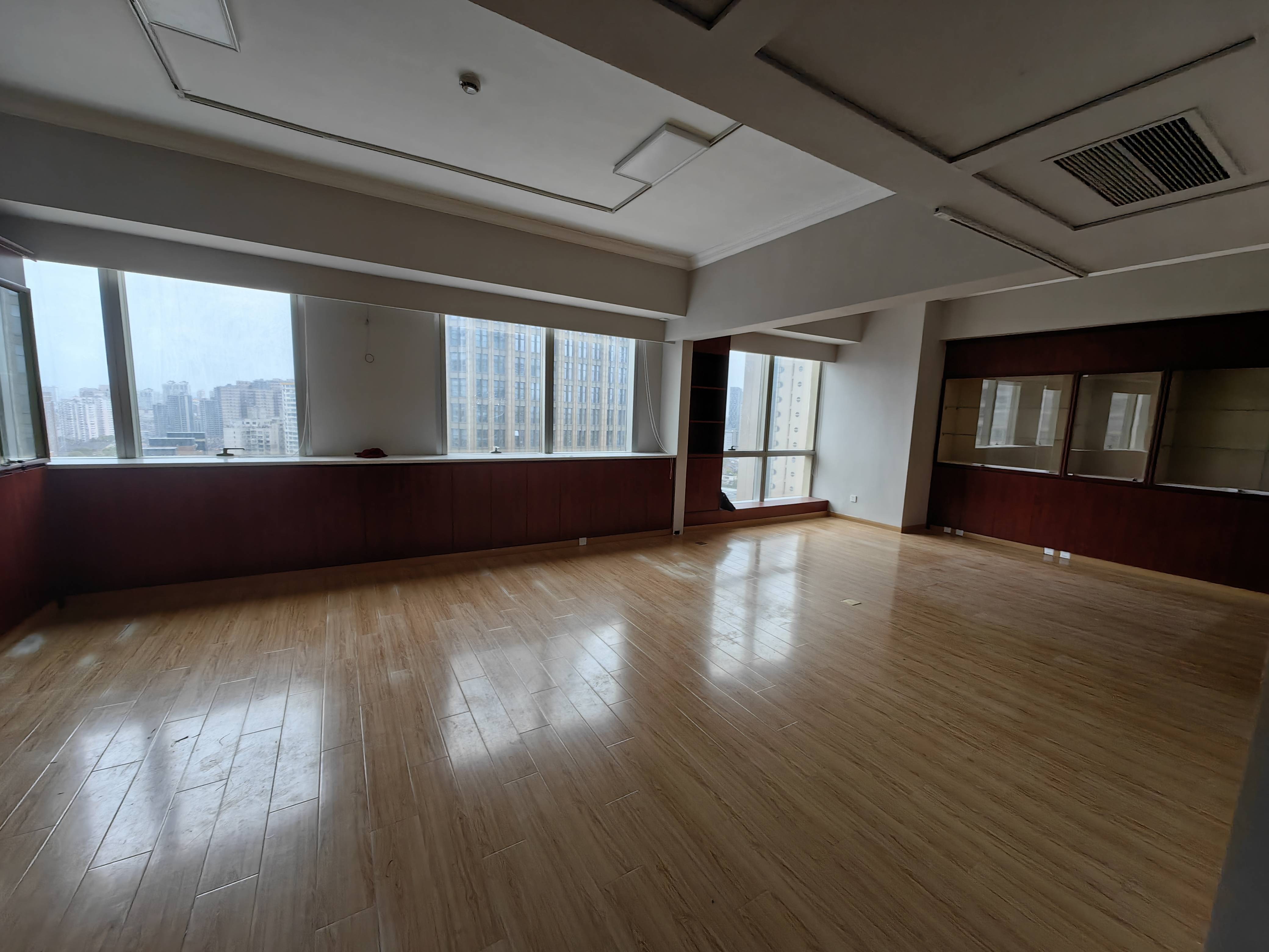 四川北路福德广场113平米写字楼出租