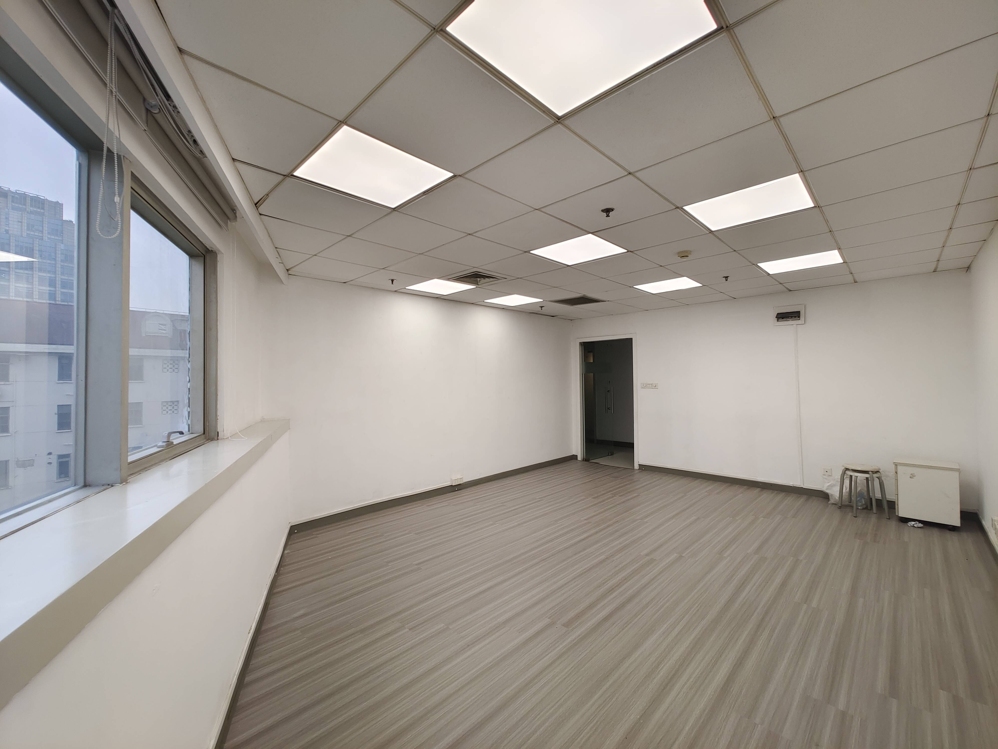 虹桥虹桥银城47平米写字楼出租