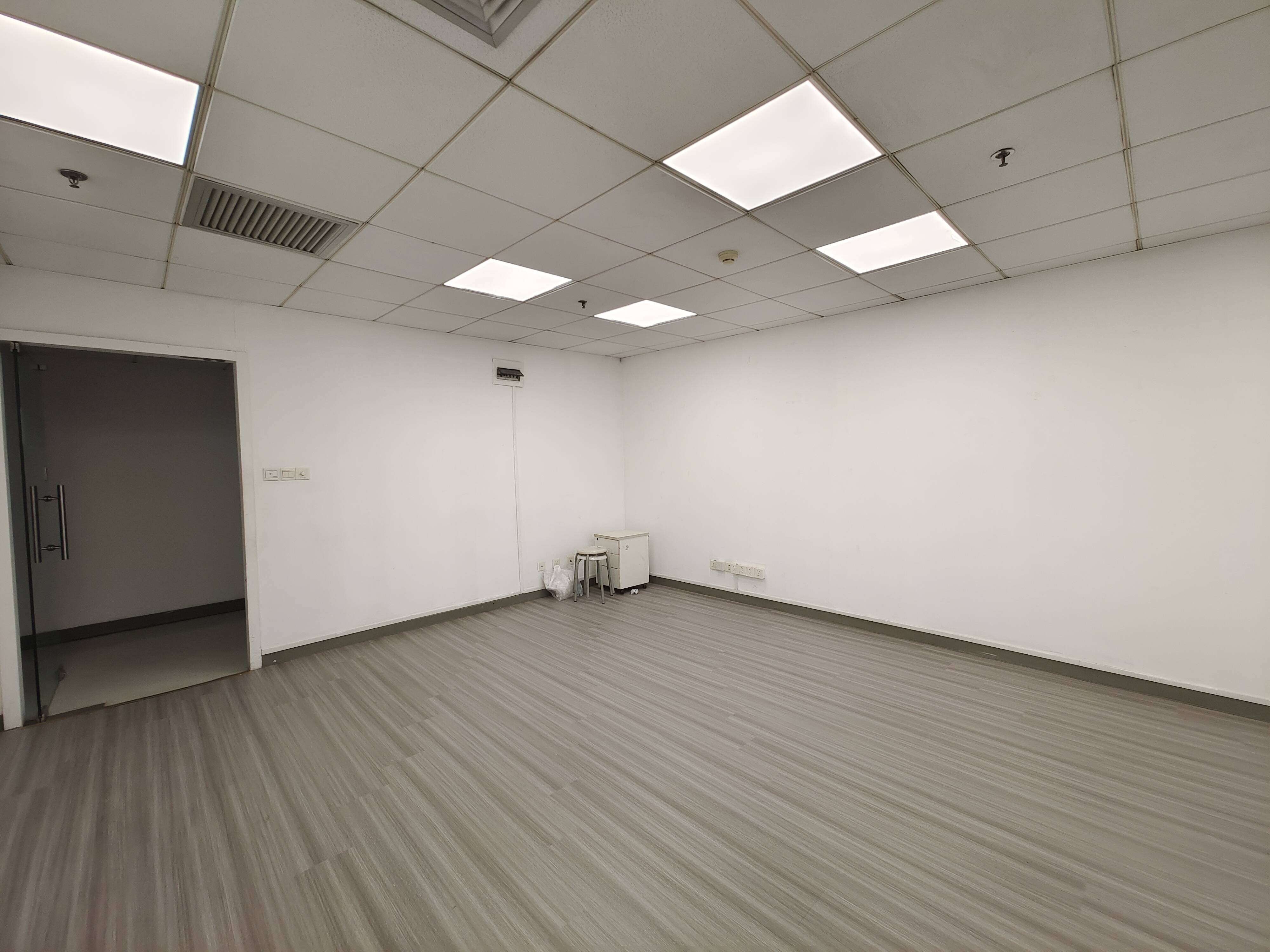 虹桥虹桥银城47平米写字楼出租