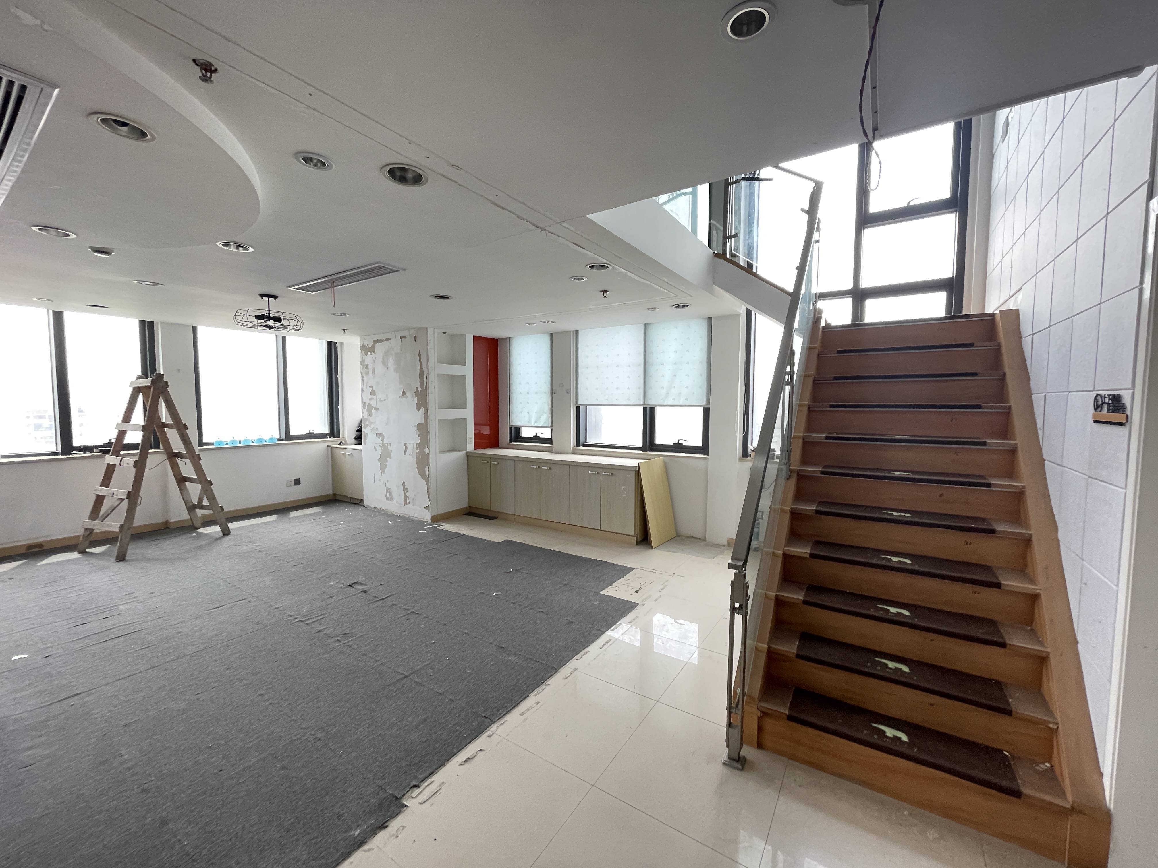 甘泉宜川绿地威科国际商业广场165平米写字楼出租