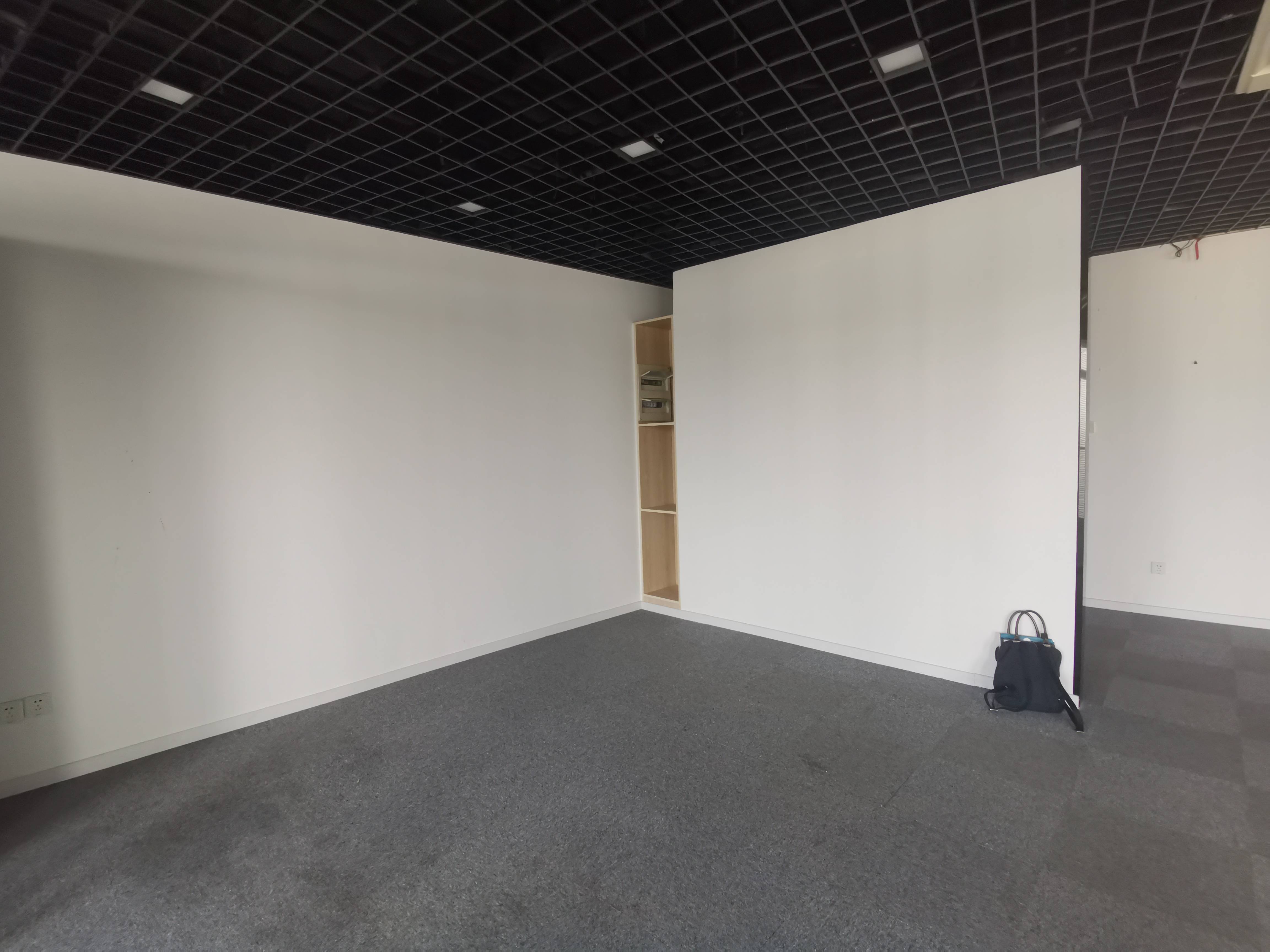 长寿路源达大厦132平米写字楼出租