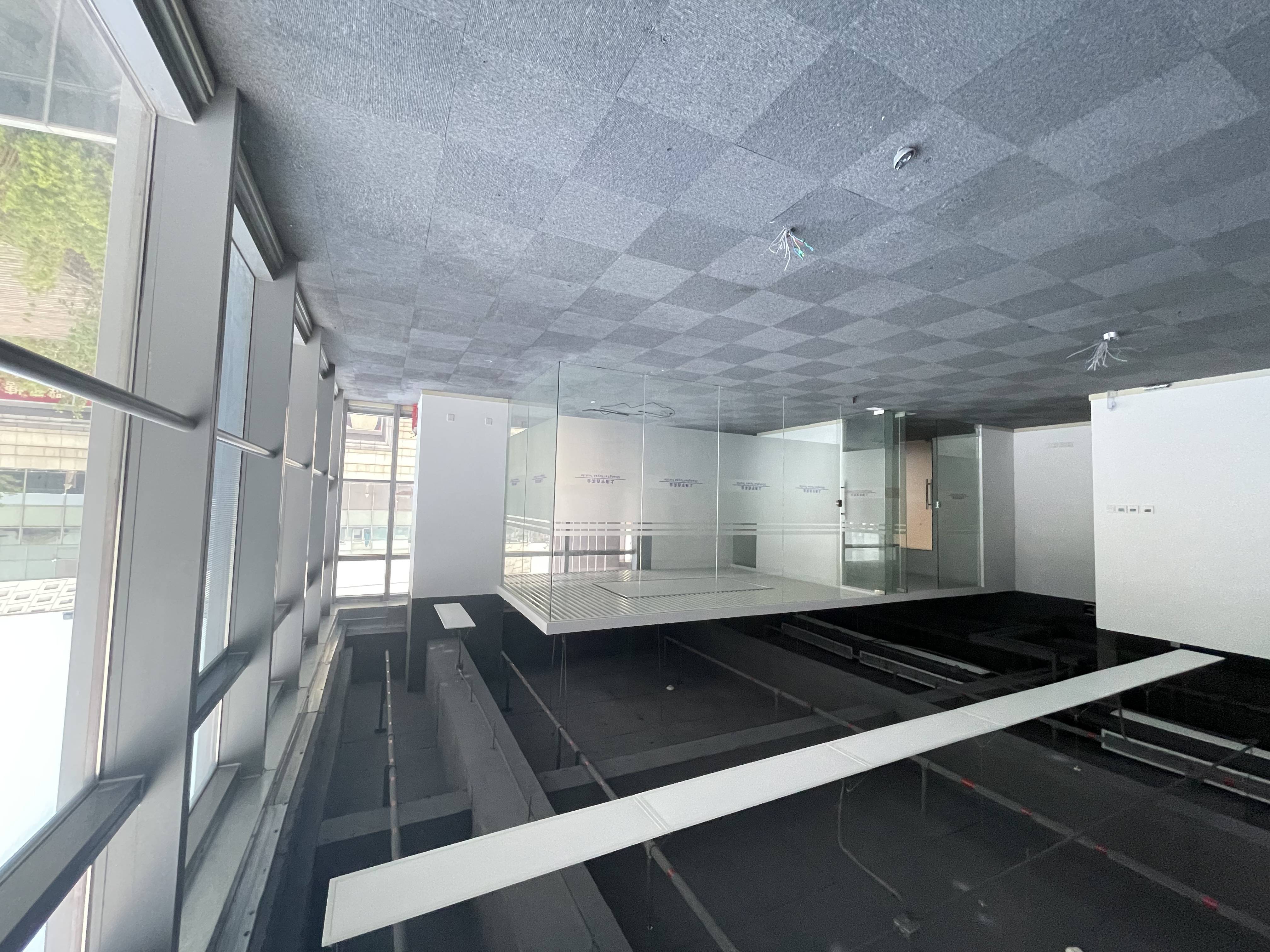 金虹桥龙湖虹桥天街141平米写字楼出租