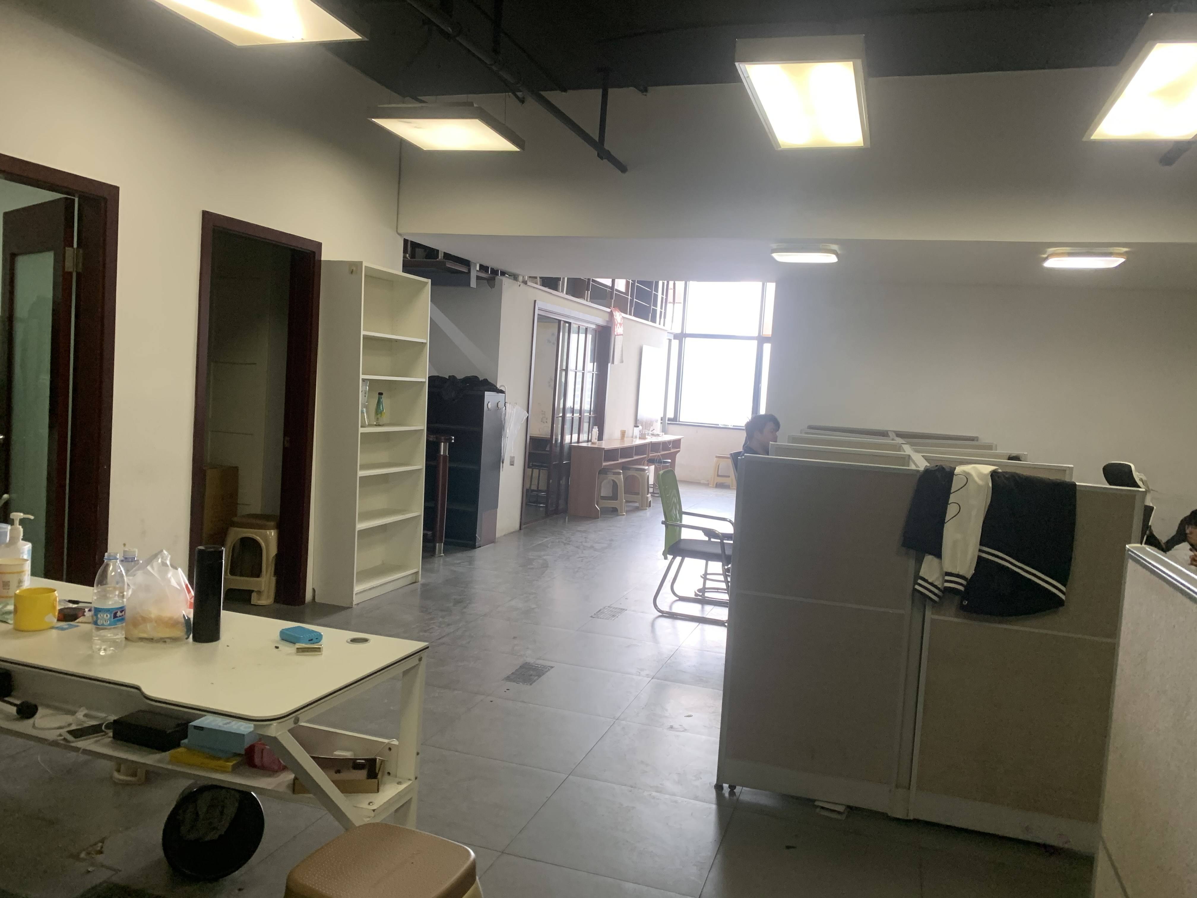 周家嘴路海上海172平米写字楼出租