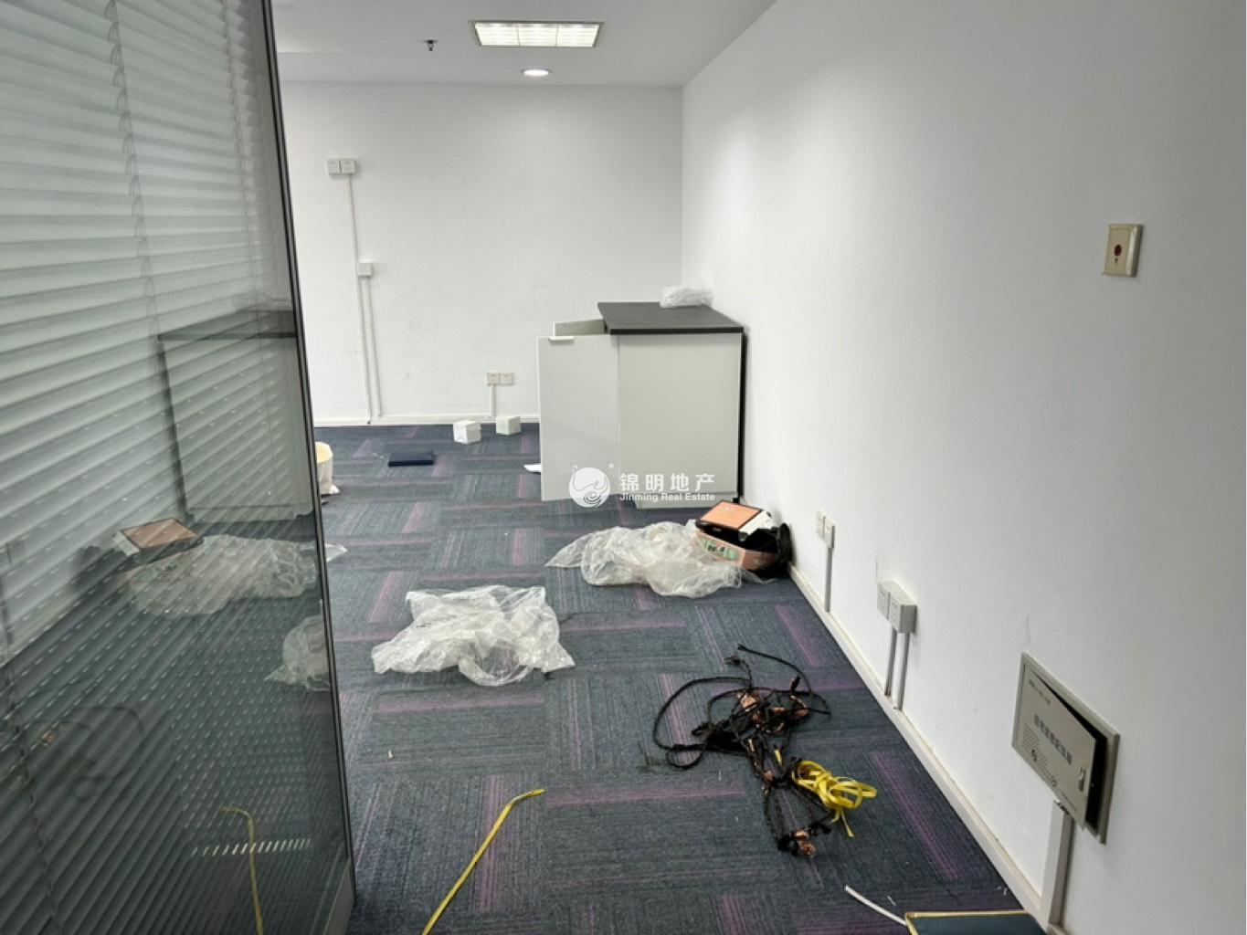 中山公园舜元企业发展大厦81平米写字楼出租