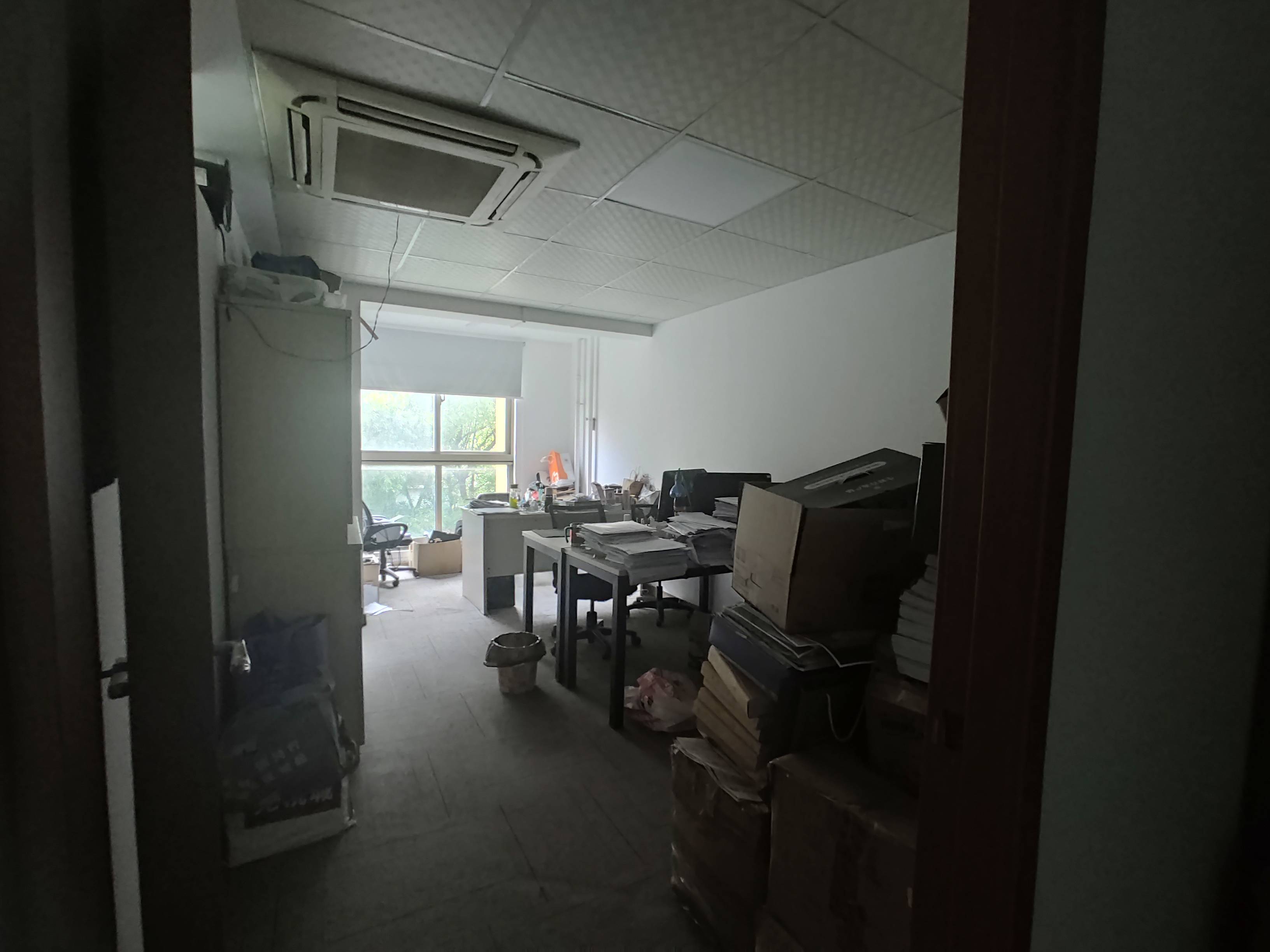 中山公园虹桥国际大厦266平米写字楼出租