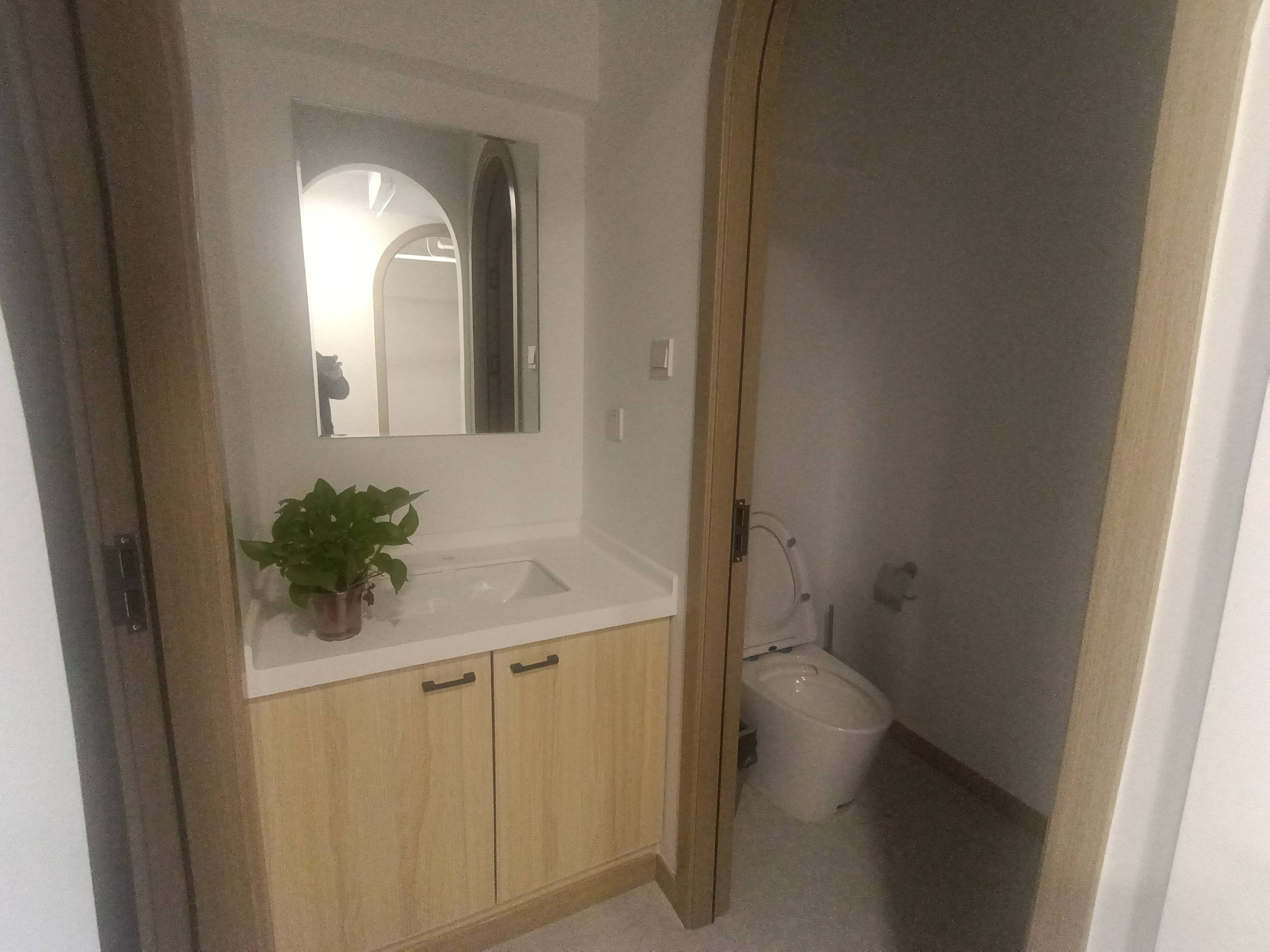 莘庄绿地蓝海77平米写字楼出租