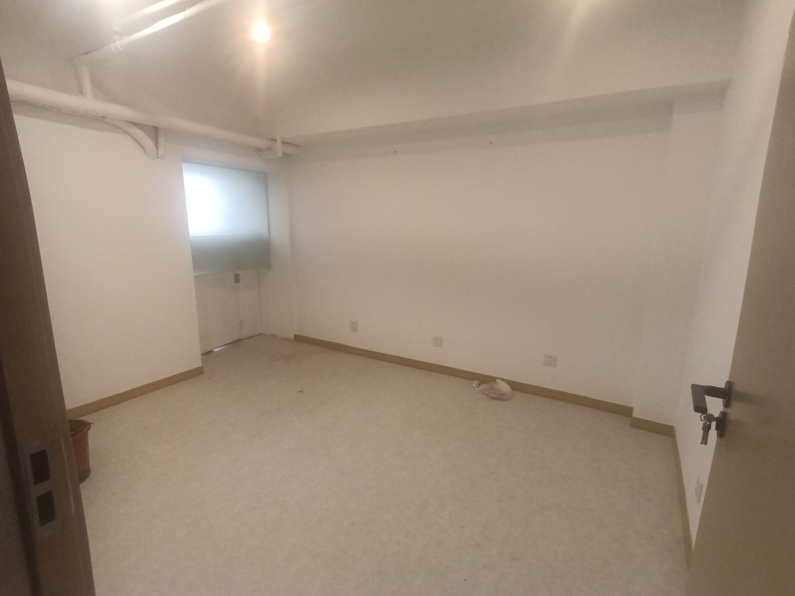 莘庄绿地蓝海77平米写字楼出租