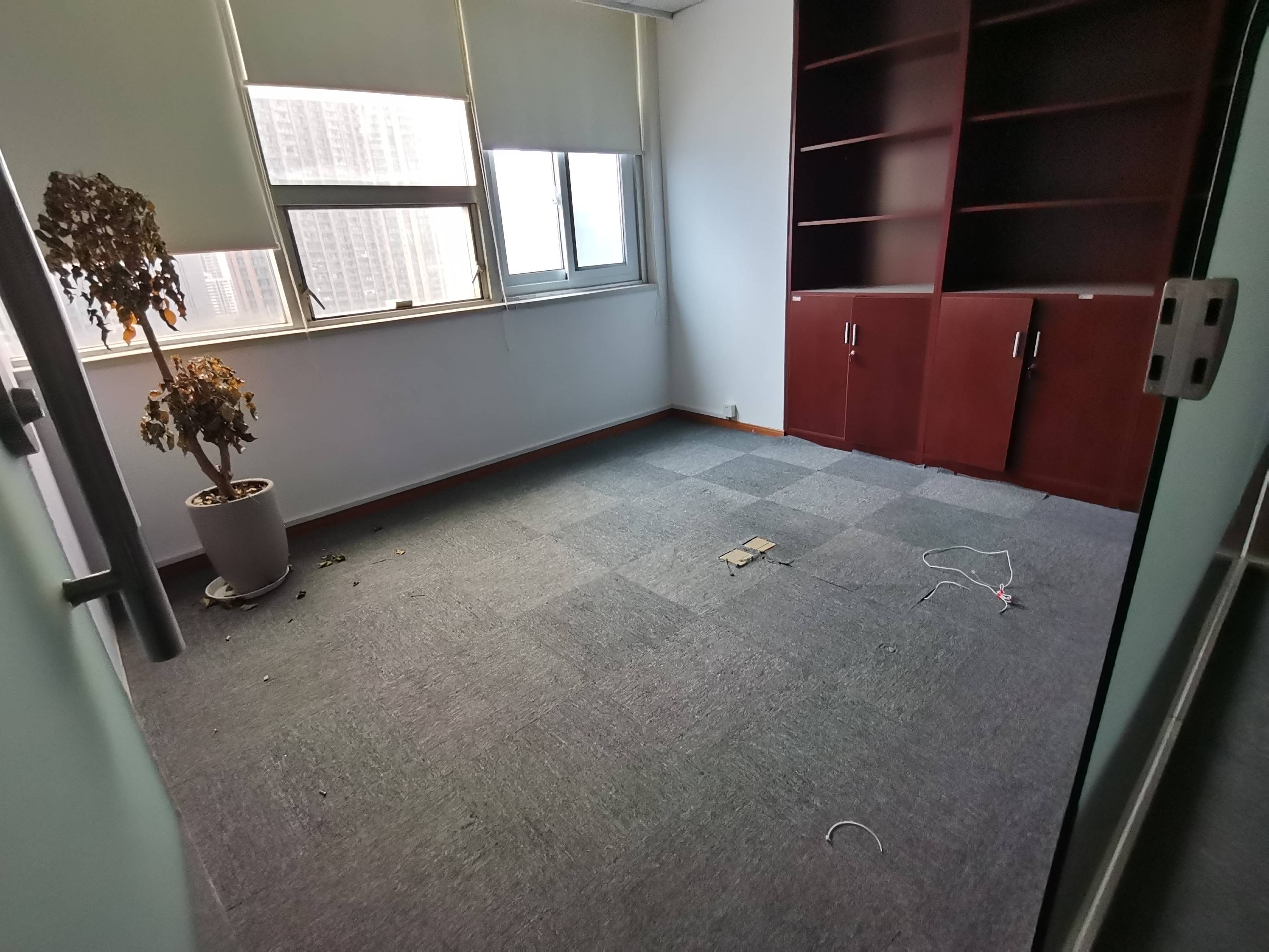 南京东路上海物资大厦298平米写字楼出租