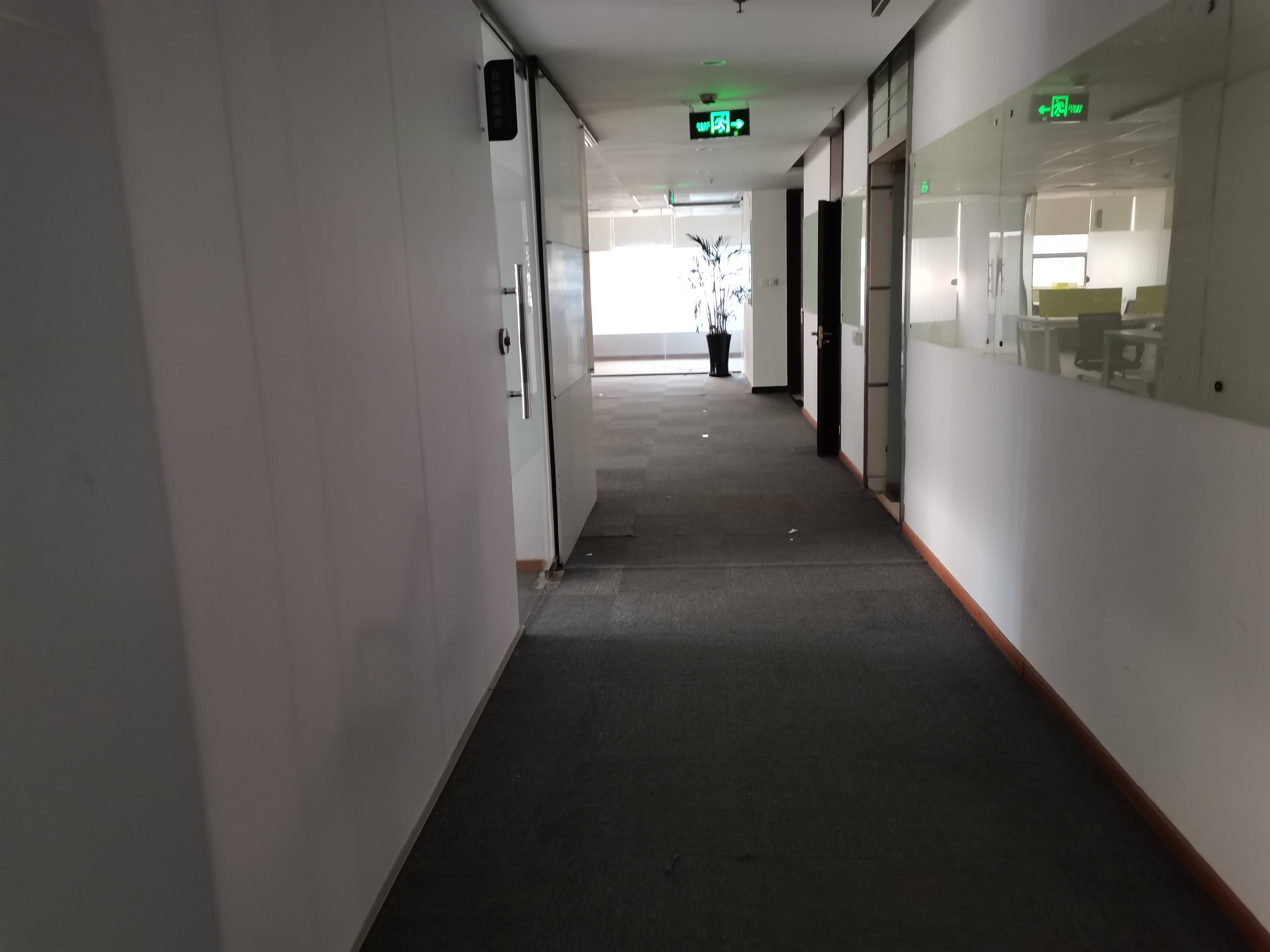 南京东路上海物资大厦298平米写字楼出租