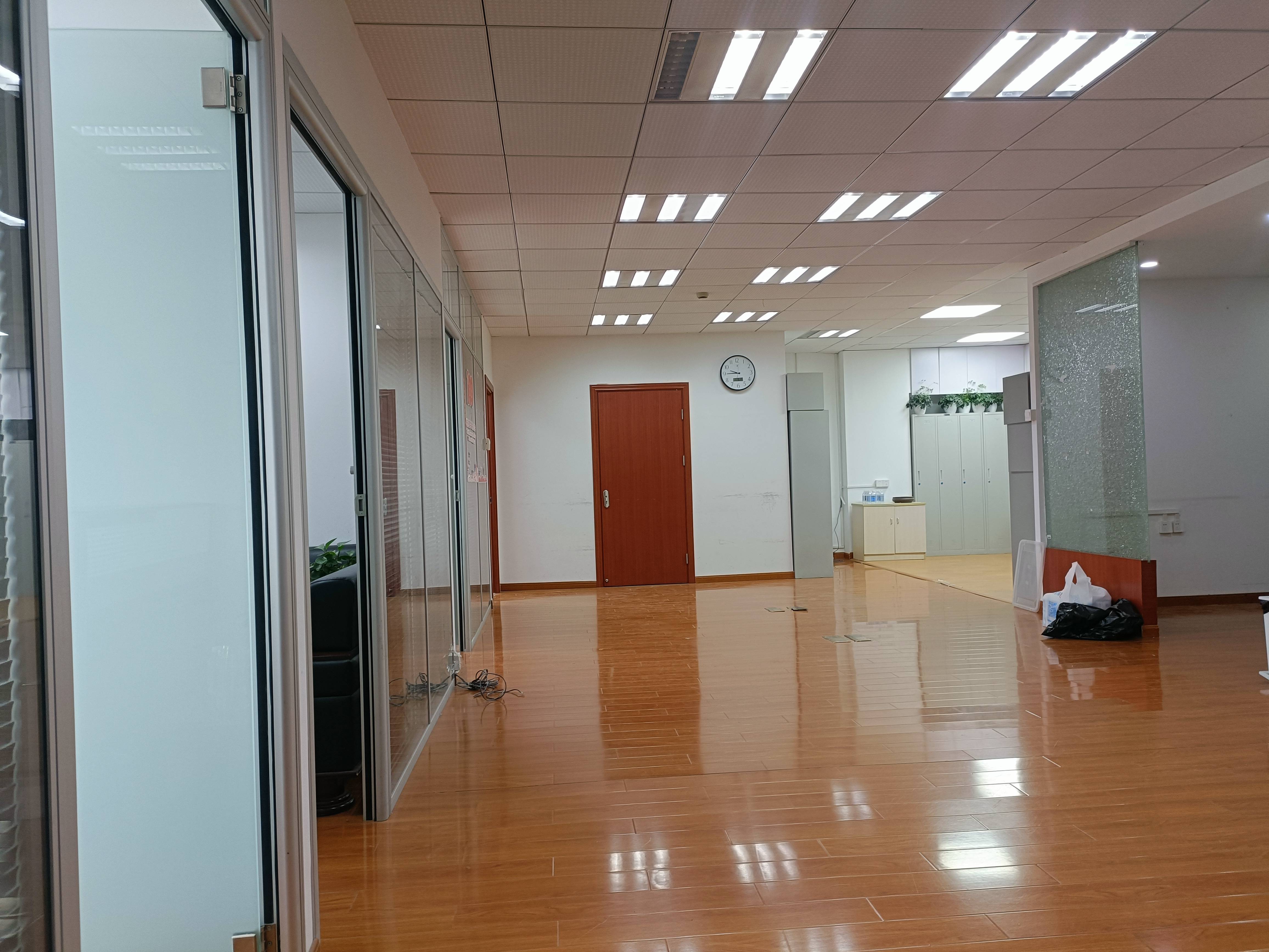 建国西路现代大厦260平米写字楼出租