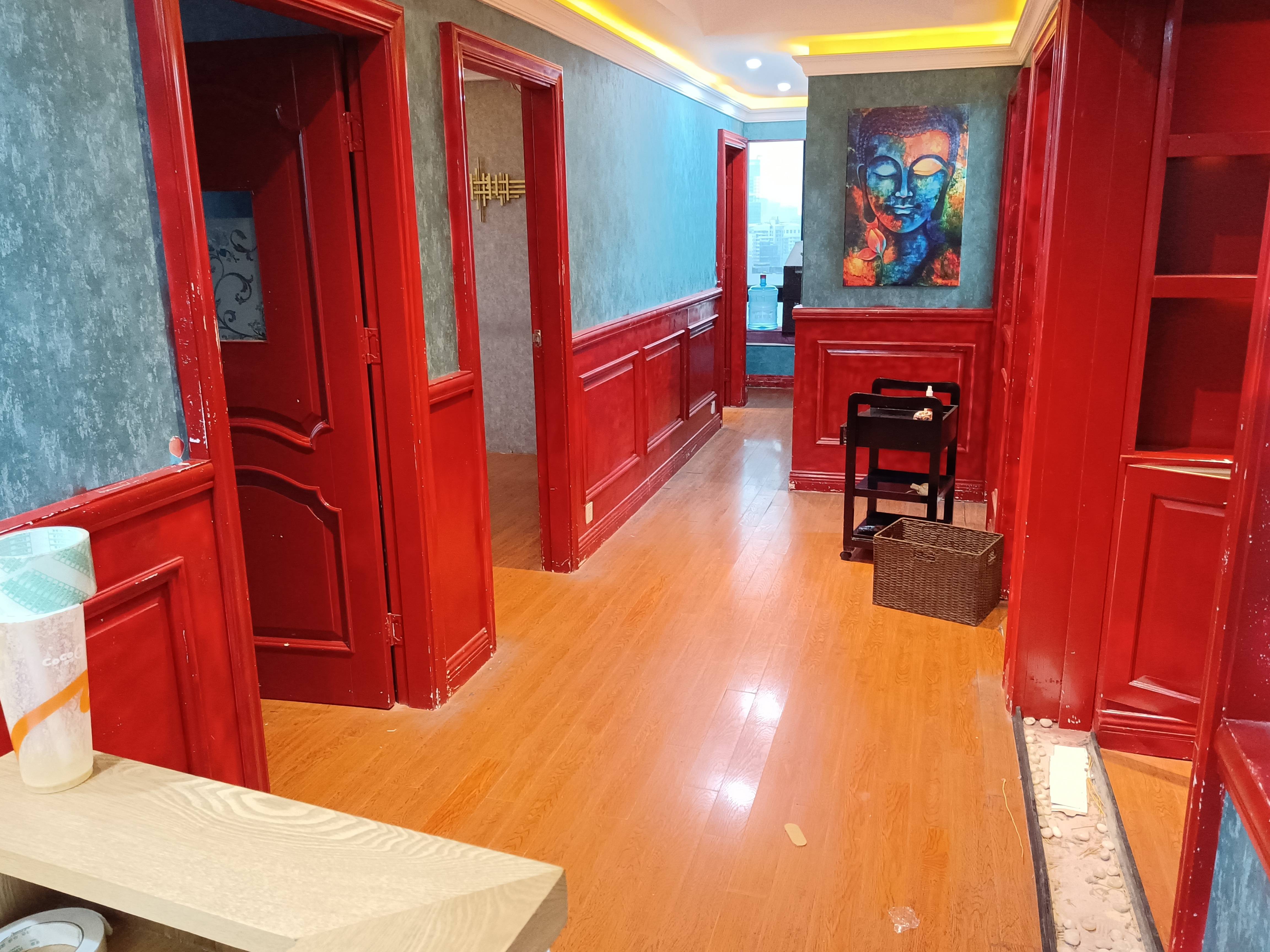 静安寺环球世界大厦102平米写字楼出租