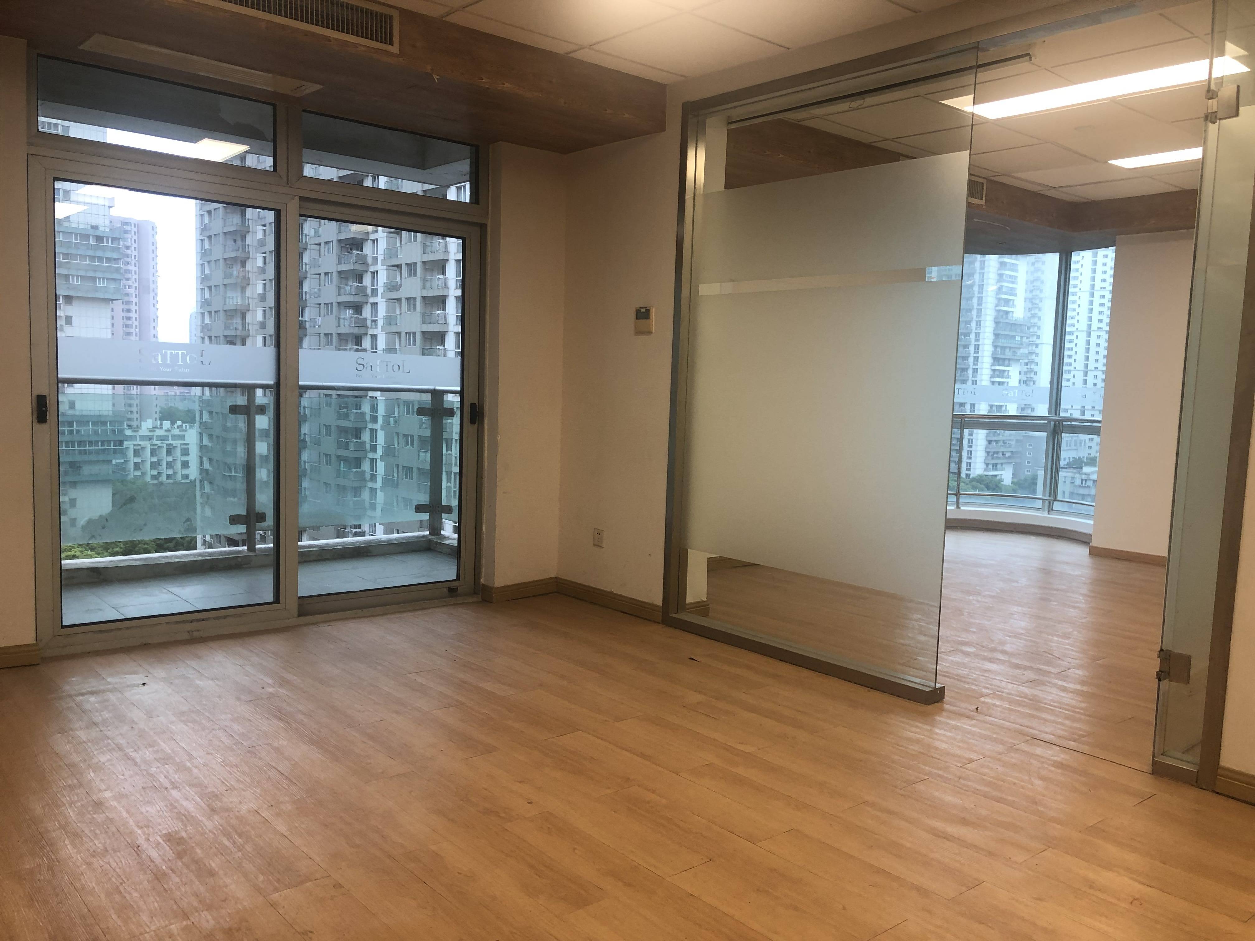 建国西路友谊时代大厦174平米写字楼出租