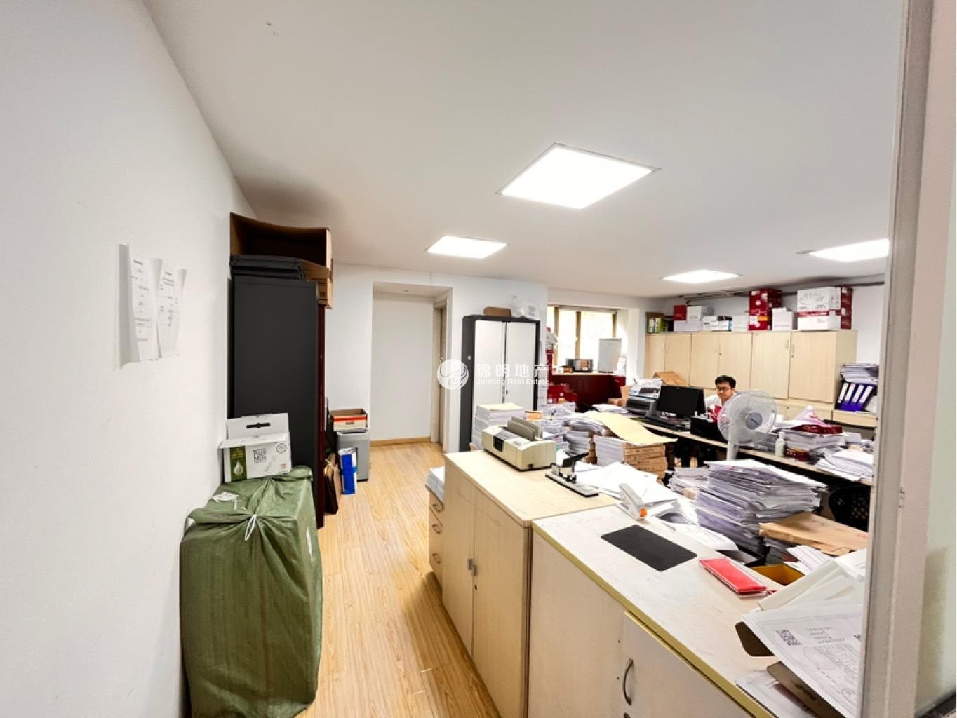 中山公园虹桥国际大厦266平米写字楼出租