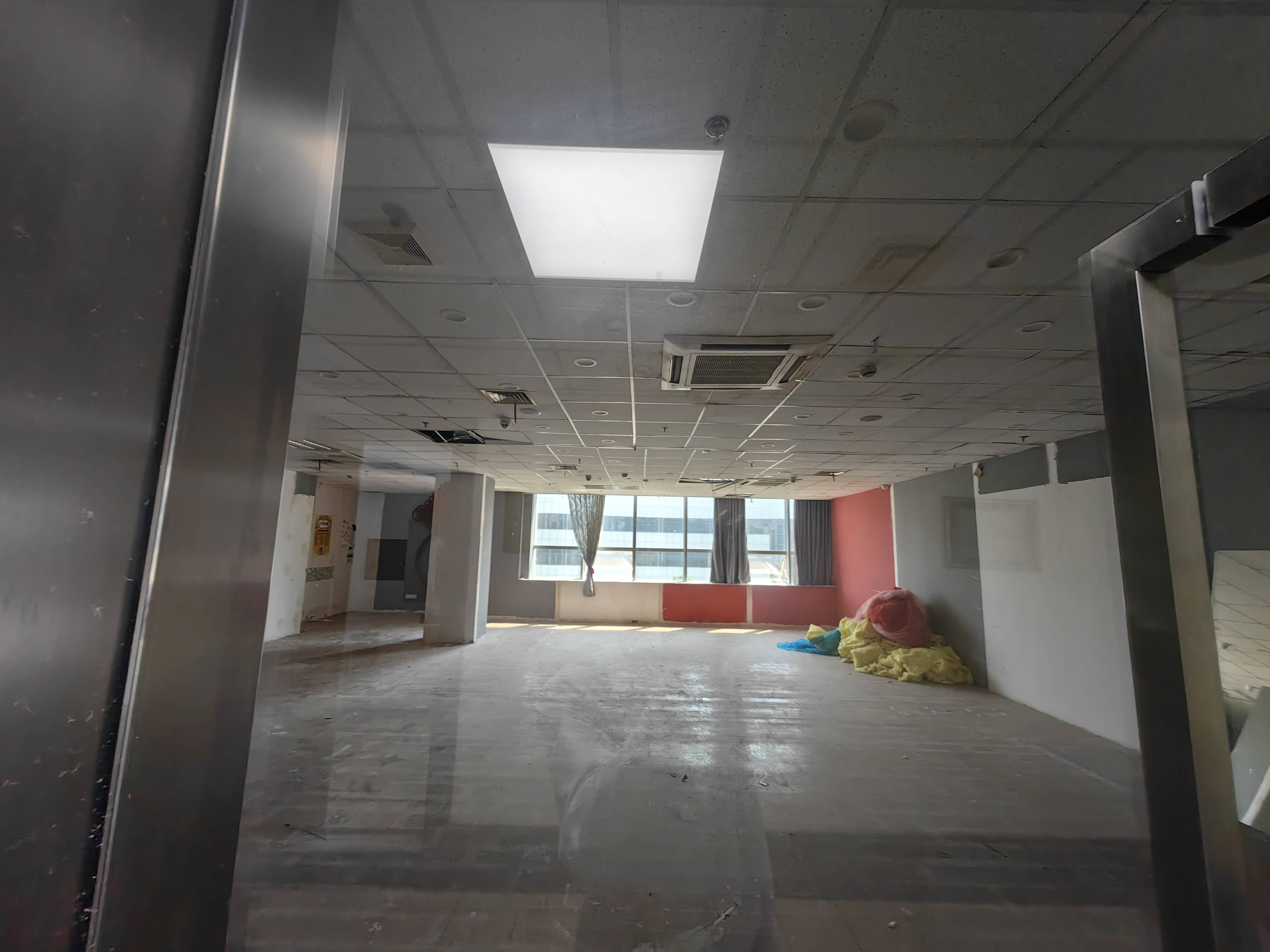 鞍山莱克大厦175平米写字楼出租