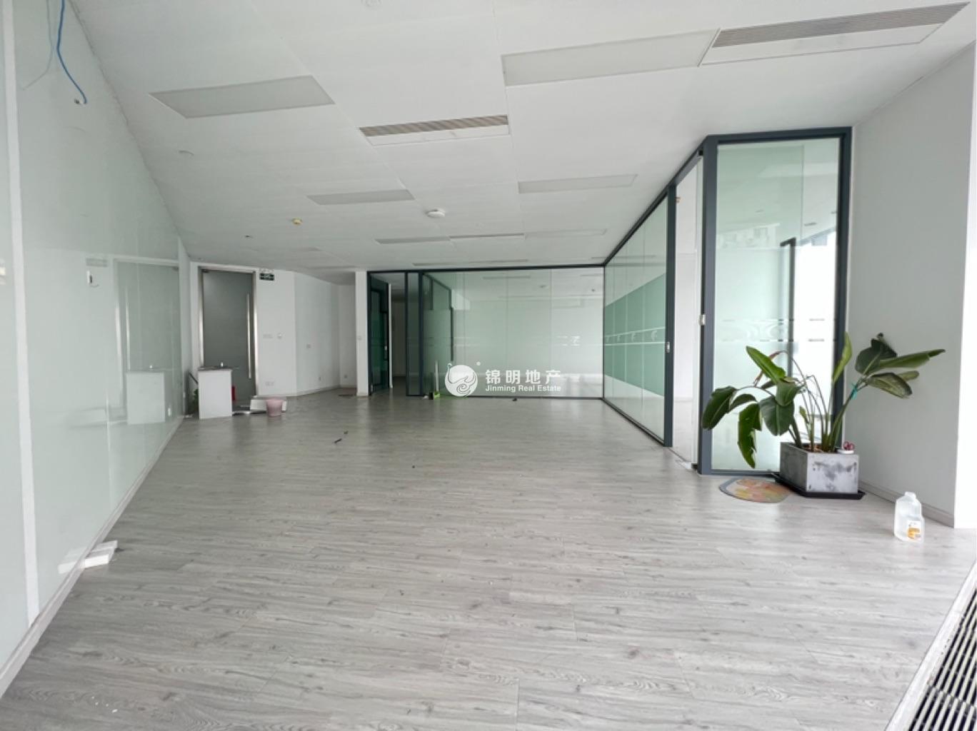 世博滨江绿地海外滩200平米写字楼出租