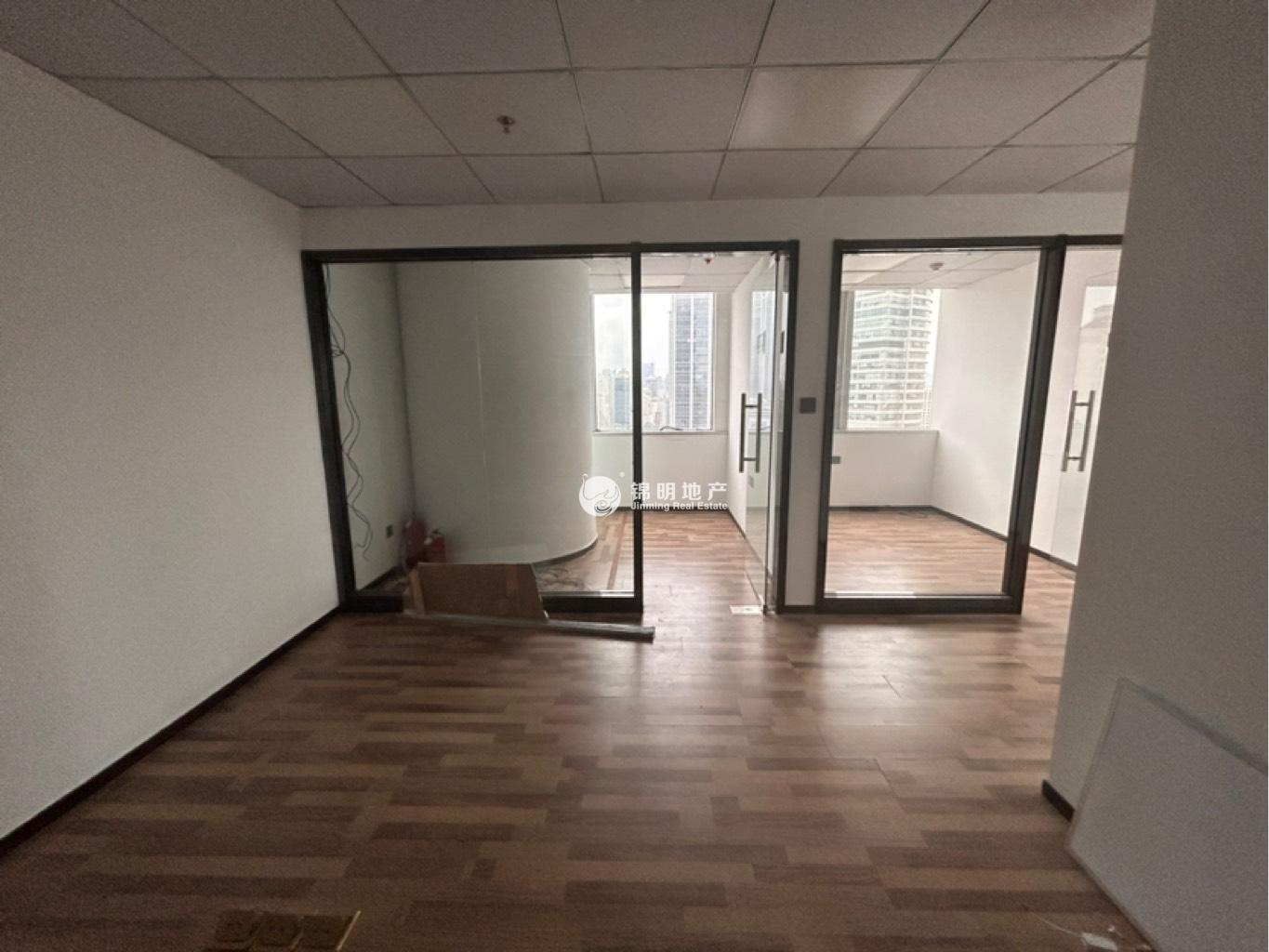 人民广场峻岭广场123平米写字楼出租