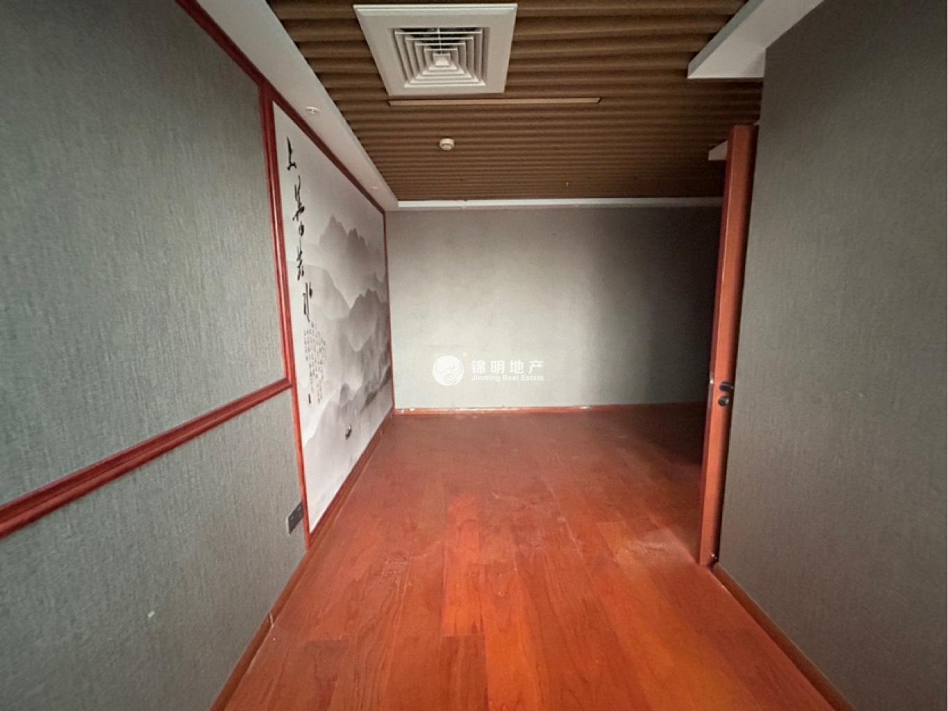 人民广场峻岭广场123平米写字楼出租