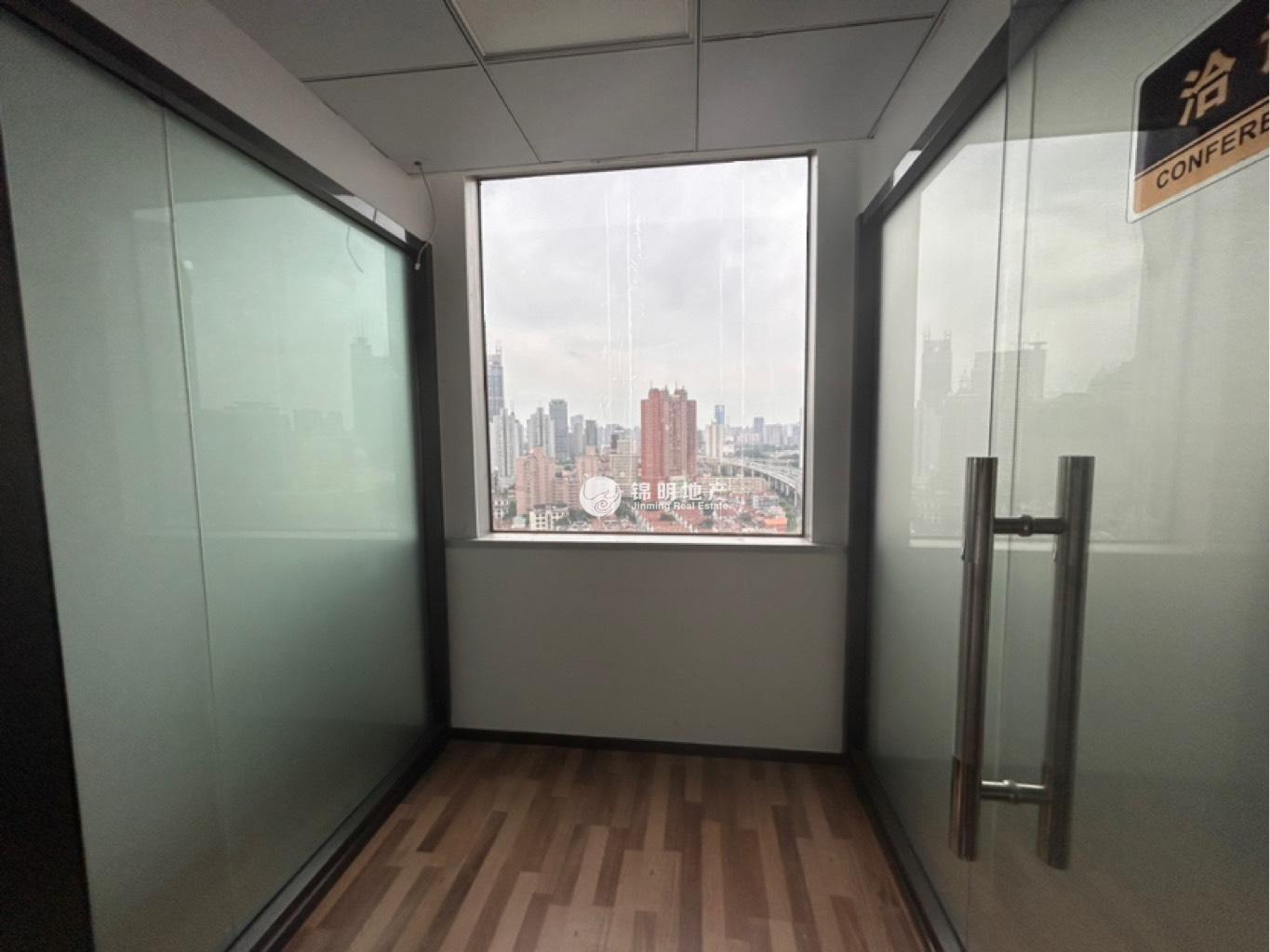 人民广场峻岭广场123平米写字楼出租