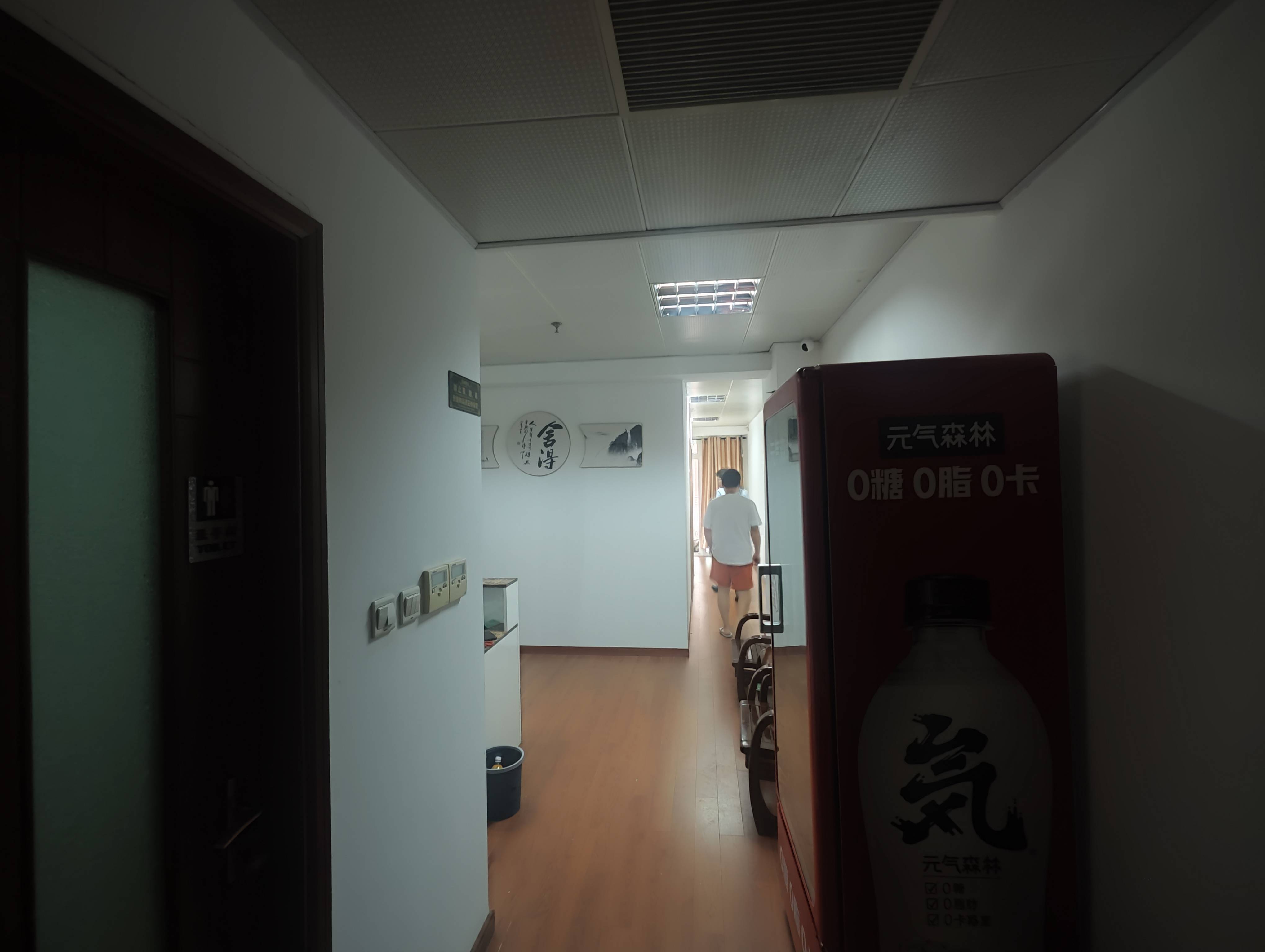 临平路飘鹰世纪大厦142平米写字楼出租