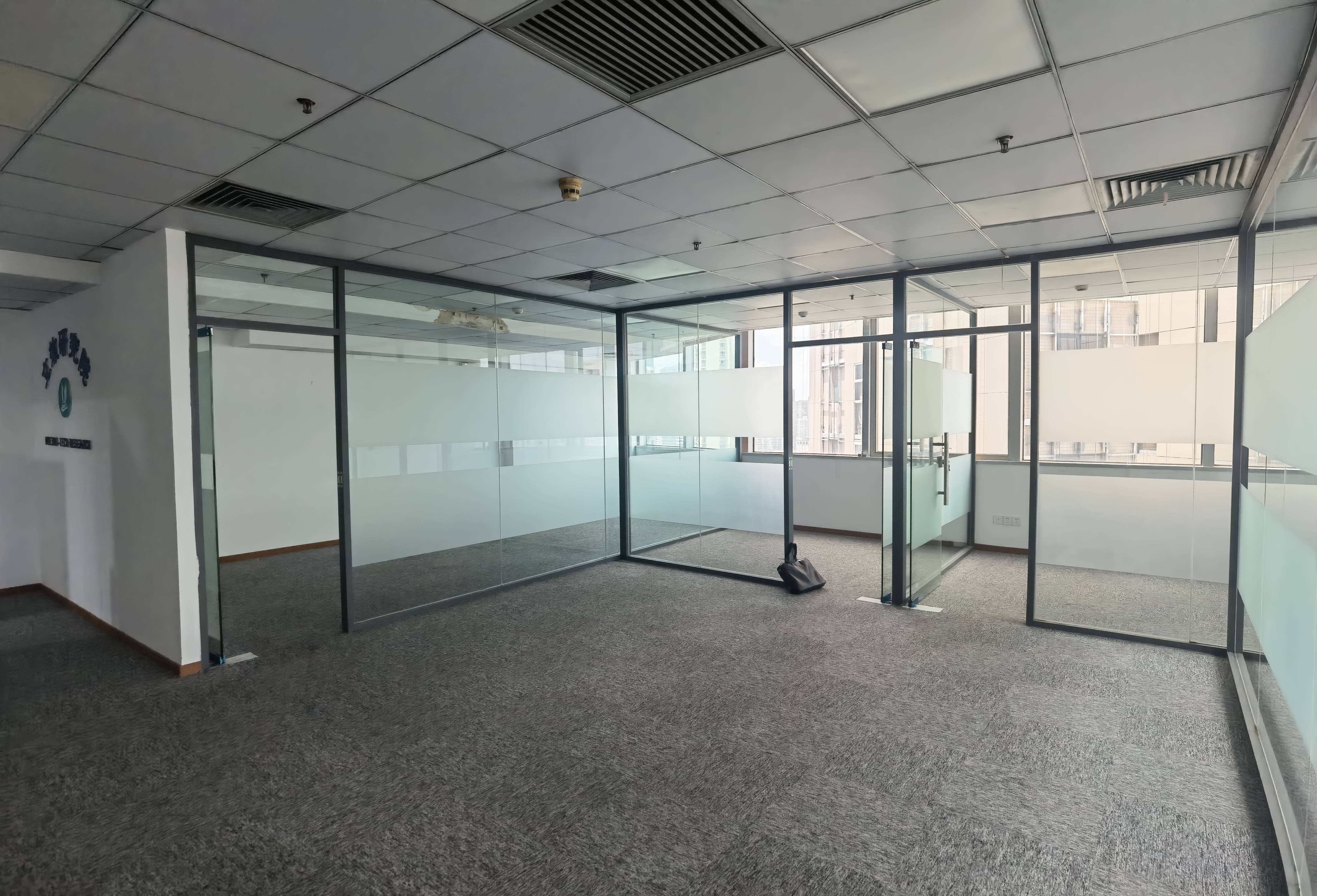 人民广场峻岭广场154平米写字楼出租