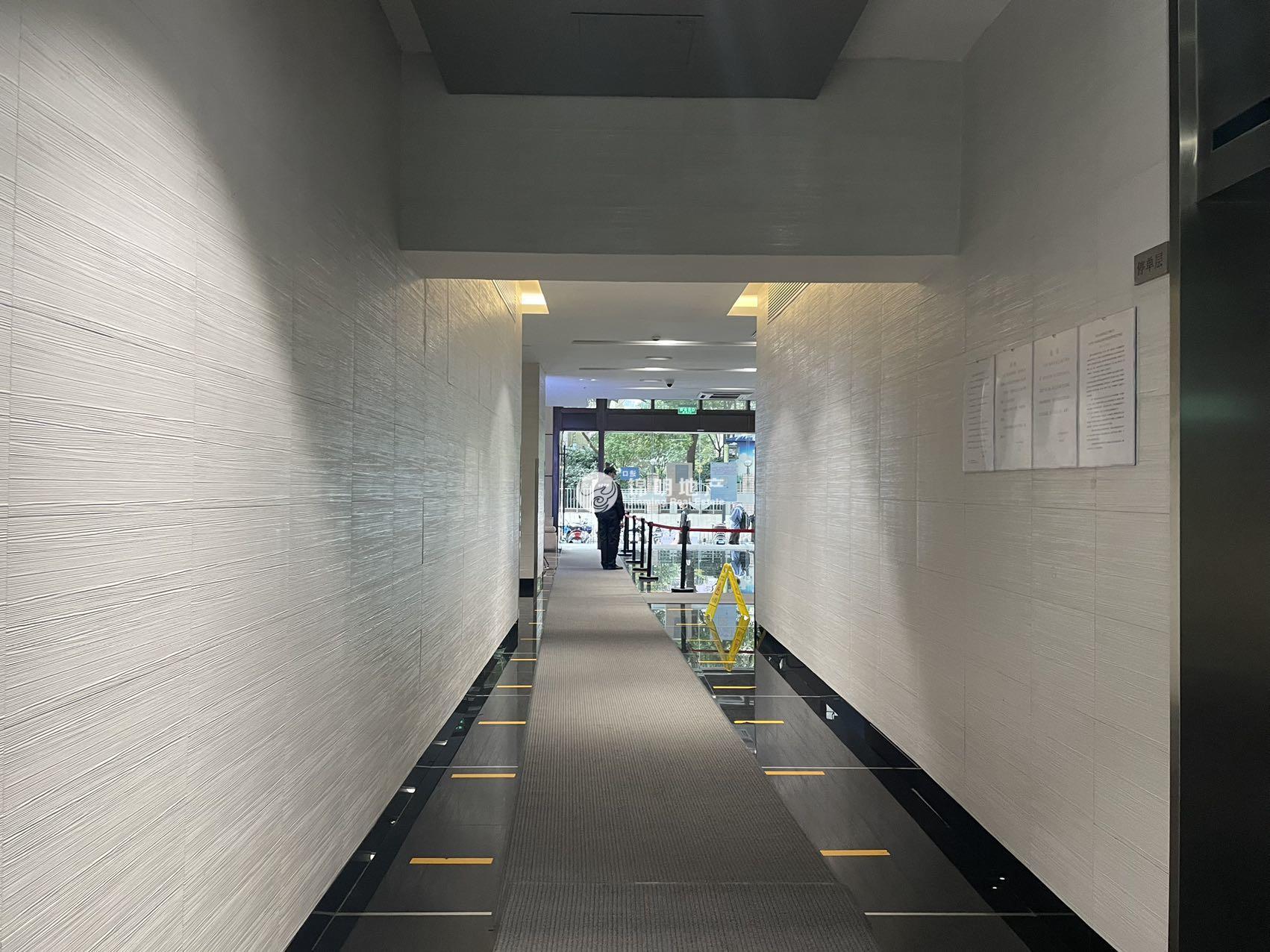 徐家汇汇银广场146平米写字楼出租