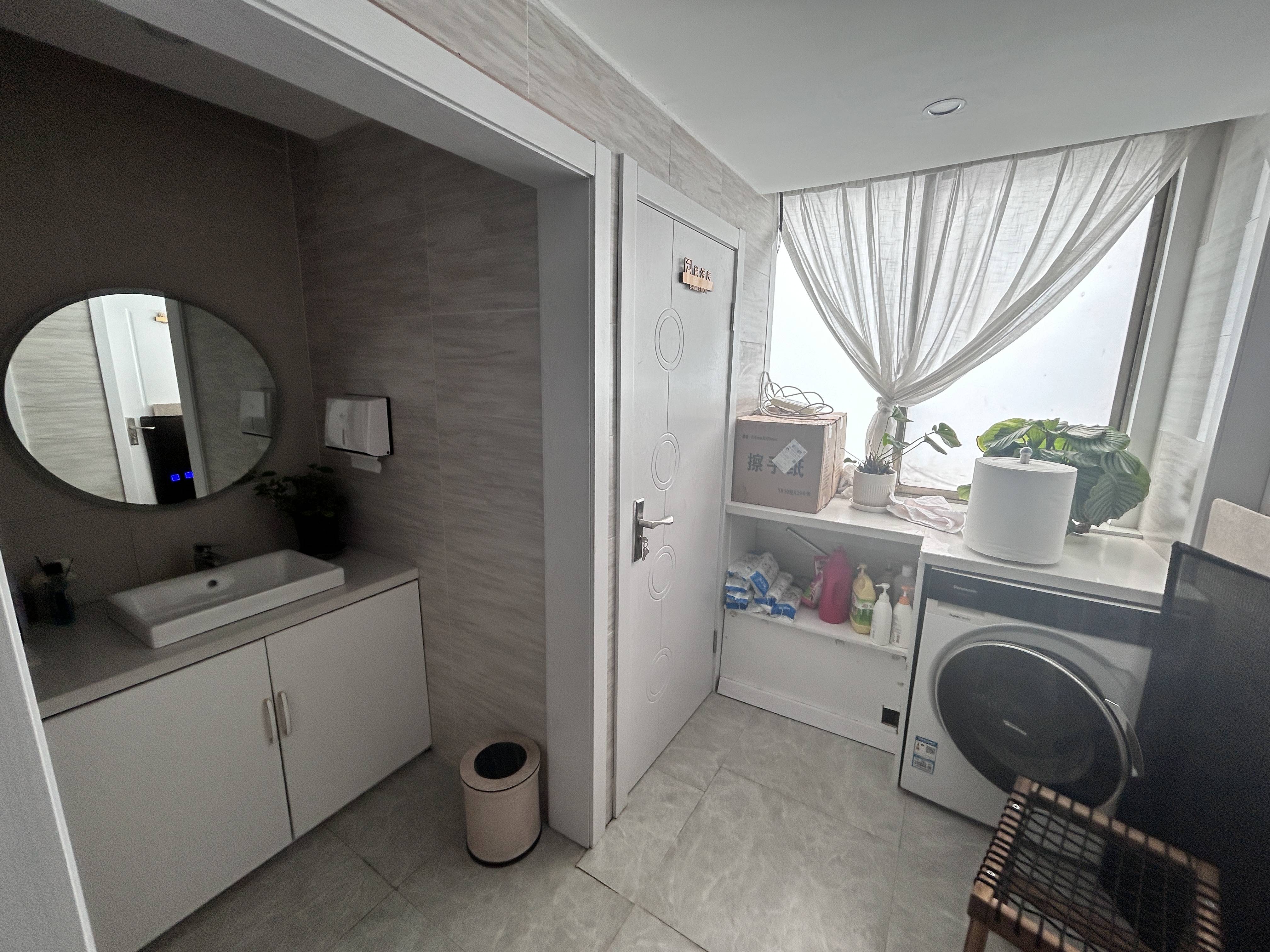 徐家汇汇银广场141平米写字楼出租