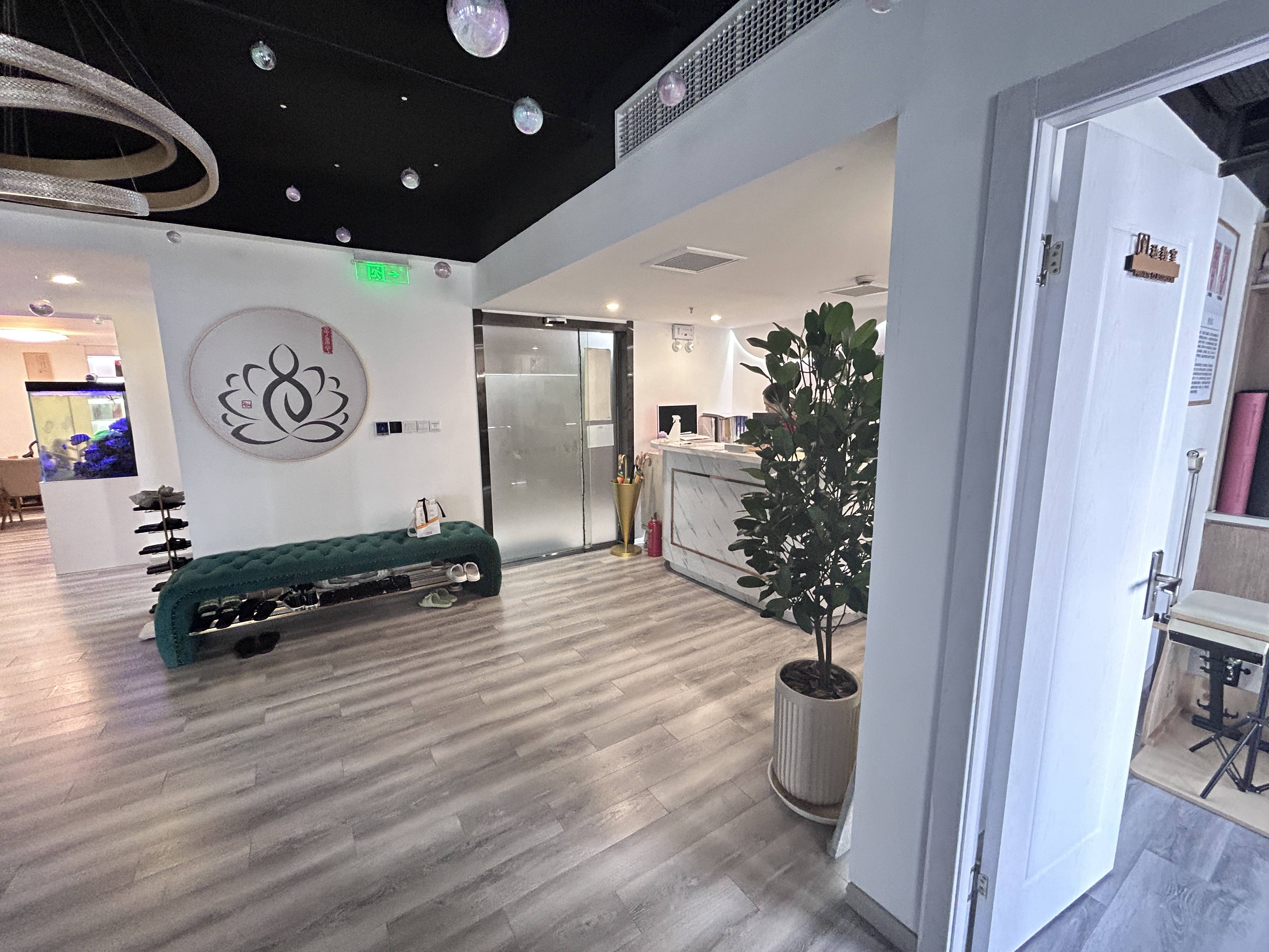 徐家汇汇银广场132平米写字楼出租