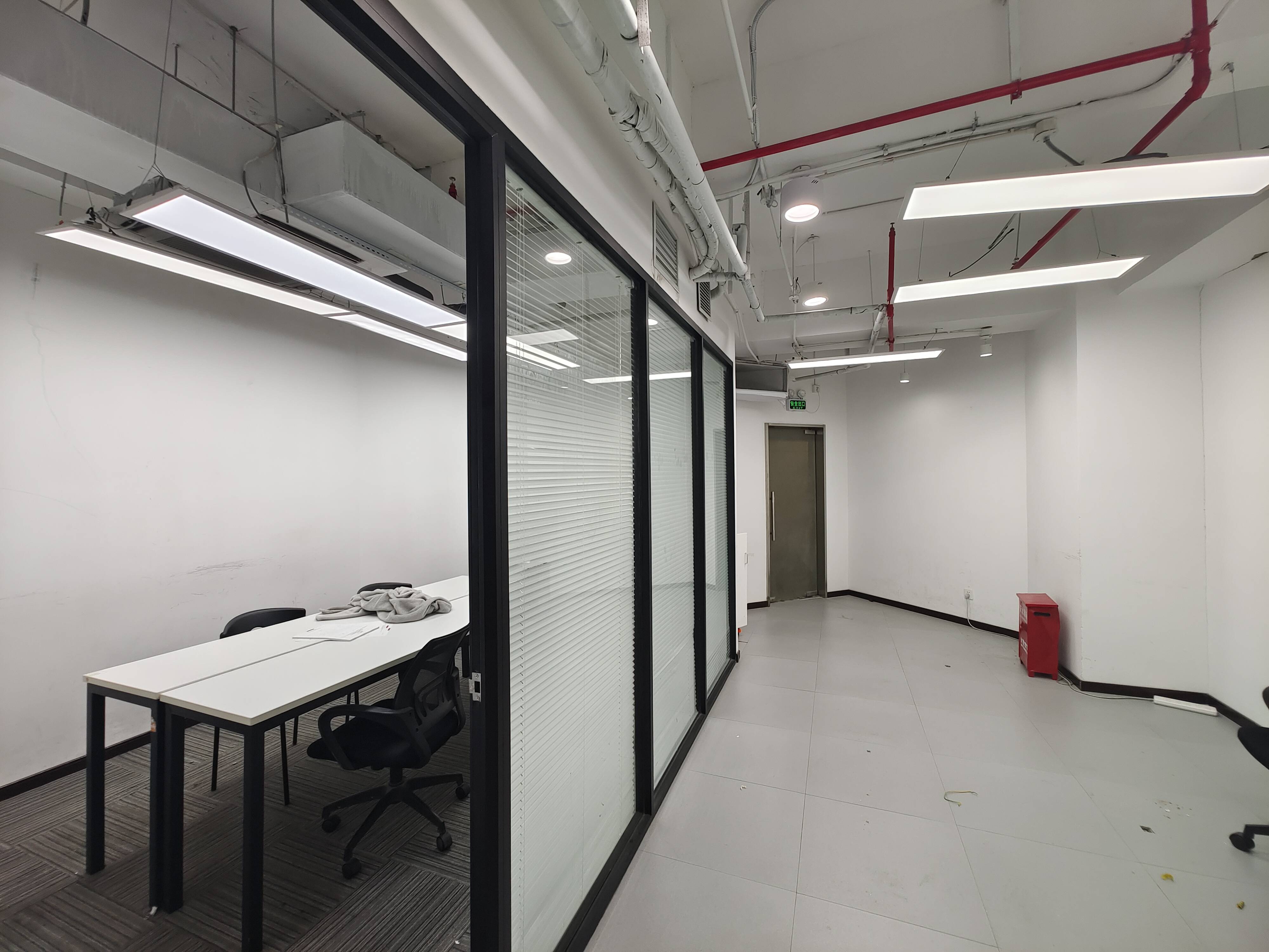 中山公园华宁国际广场278平米写字楼出租