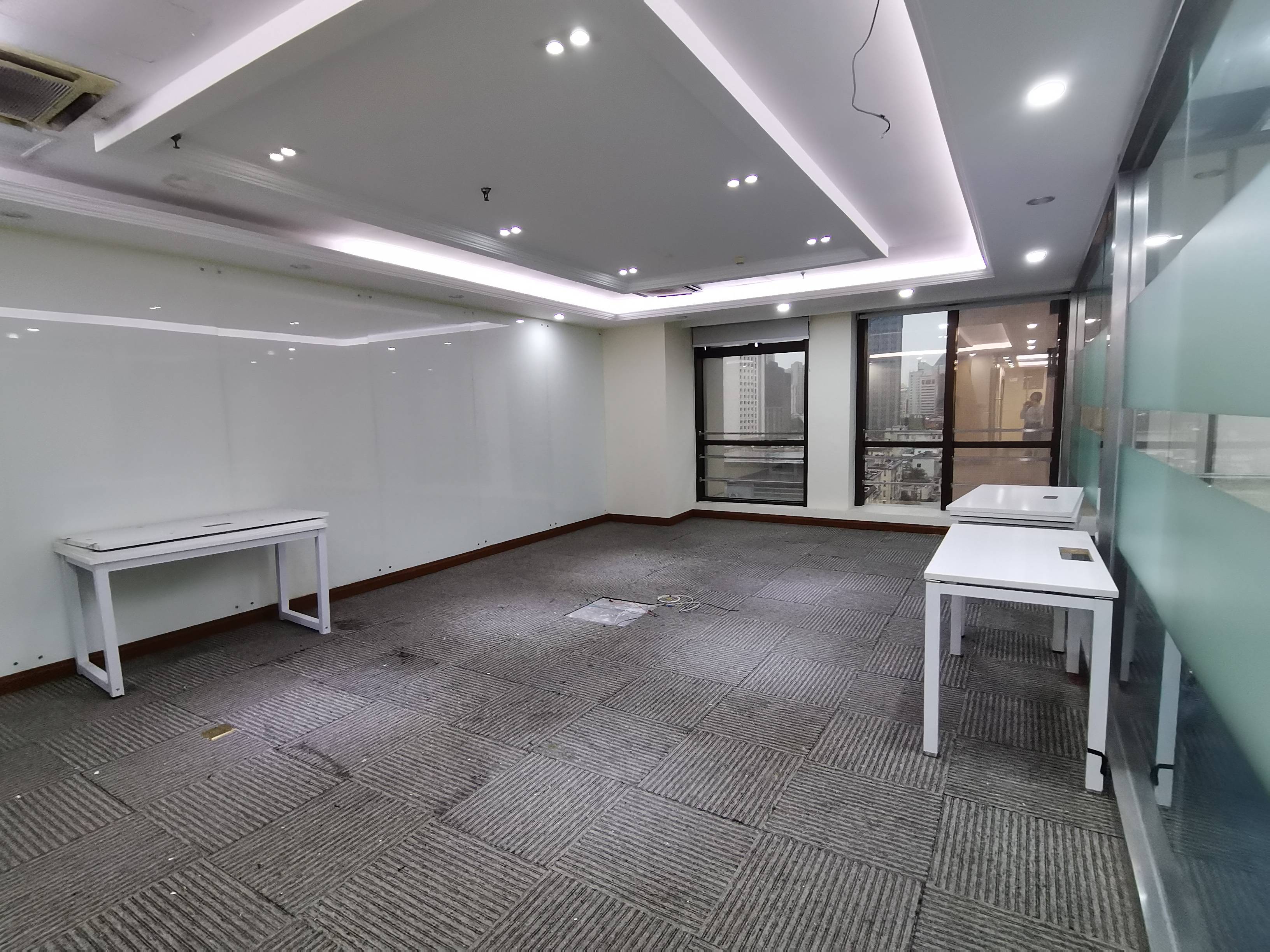 徐家汇均瑶国际广场356平米写字楼出租