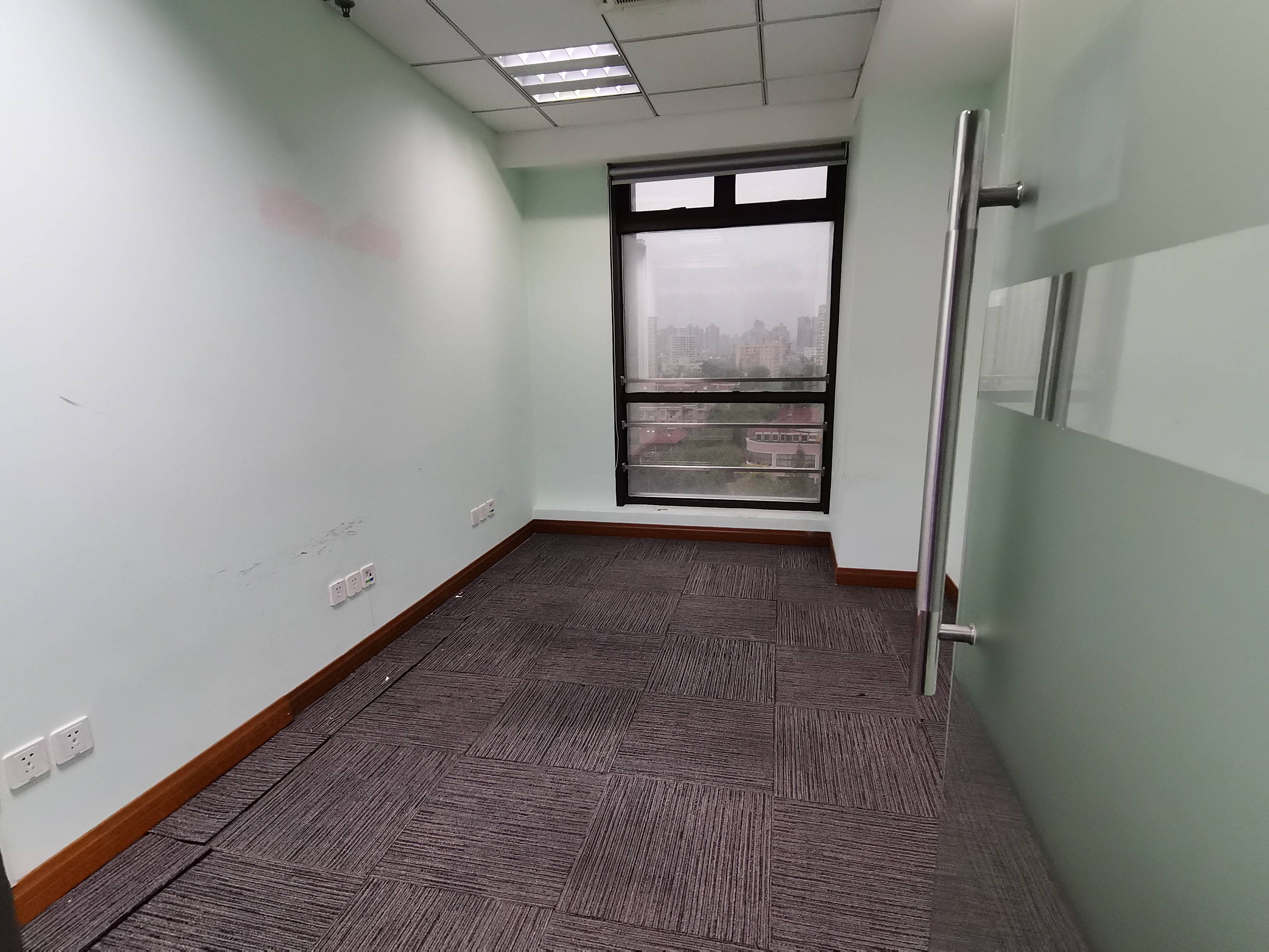 徐家汇均瑶国际广场356平米写字楼出租