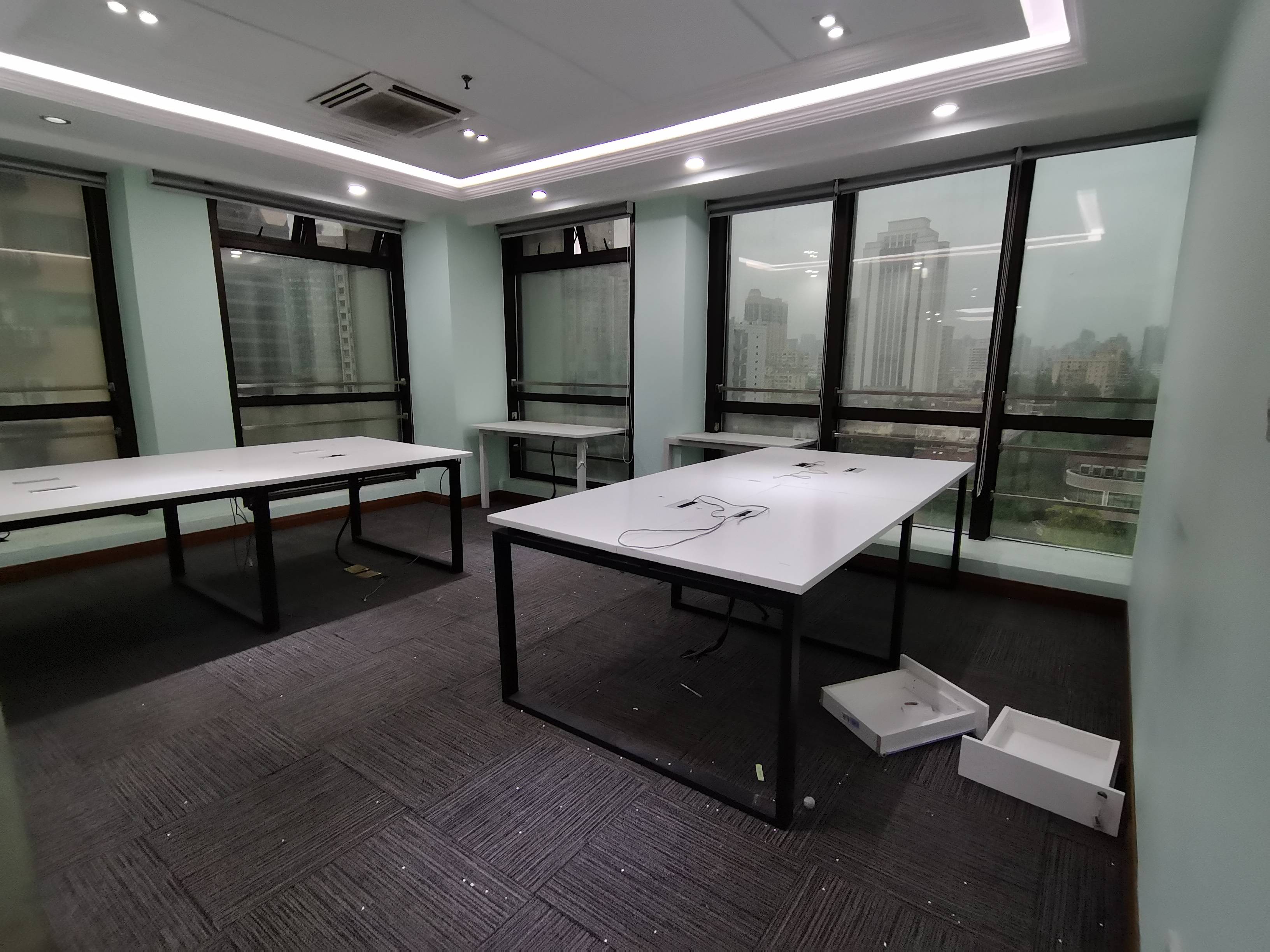 徐家汇均瑶国际广场356平米写字楼出租