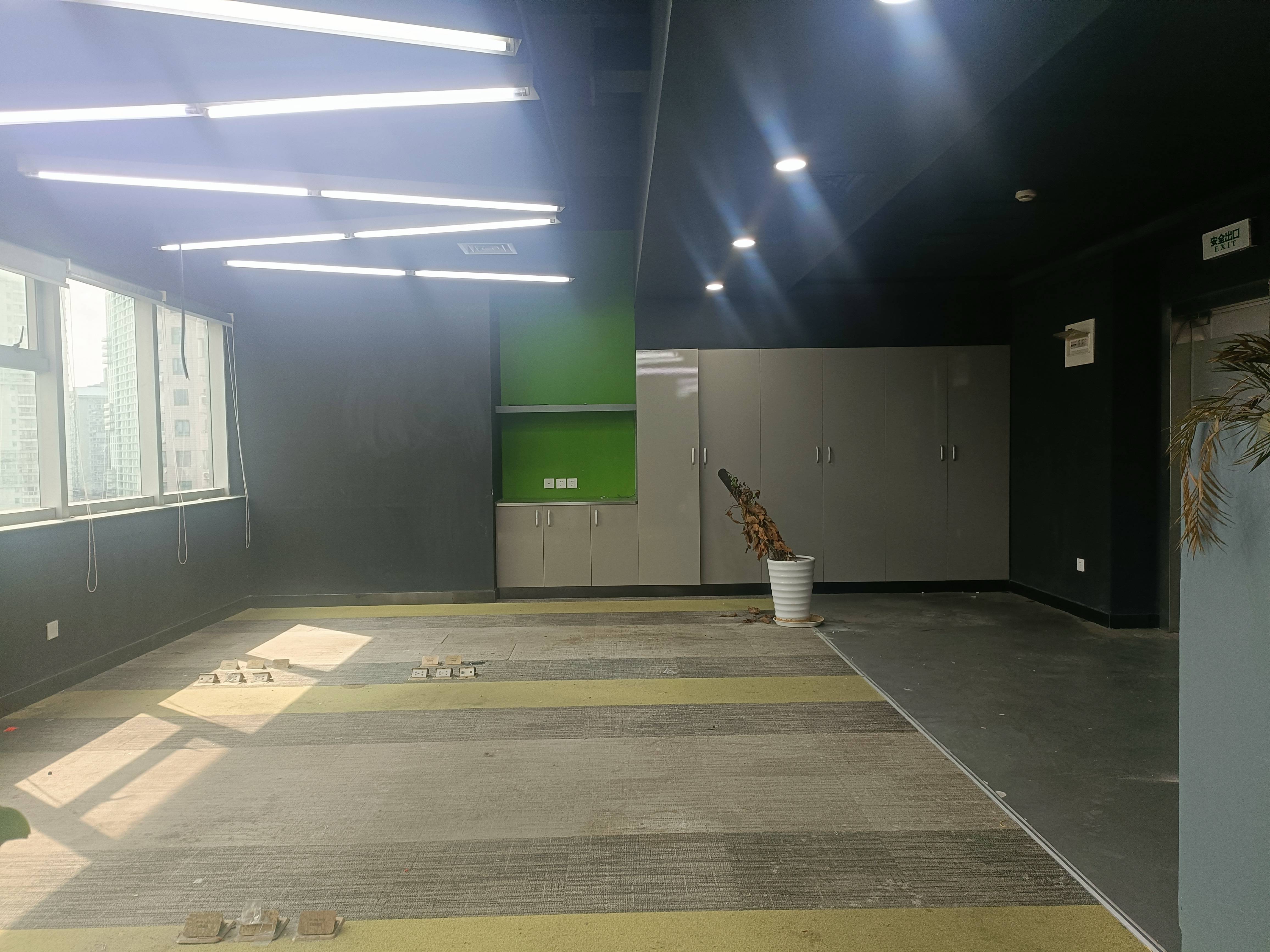 打浦桥海丽大厦146平米写字楼出租