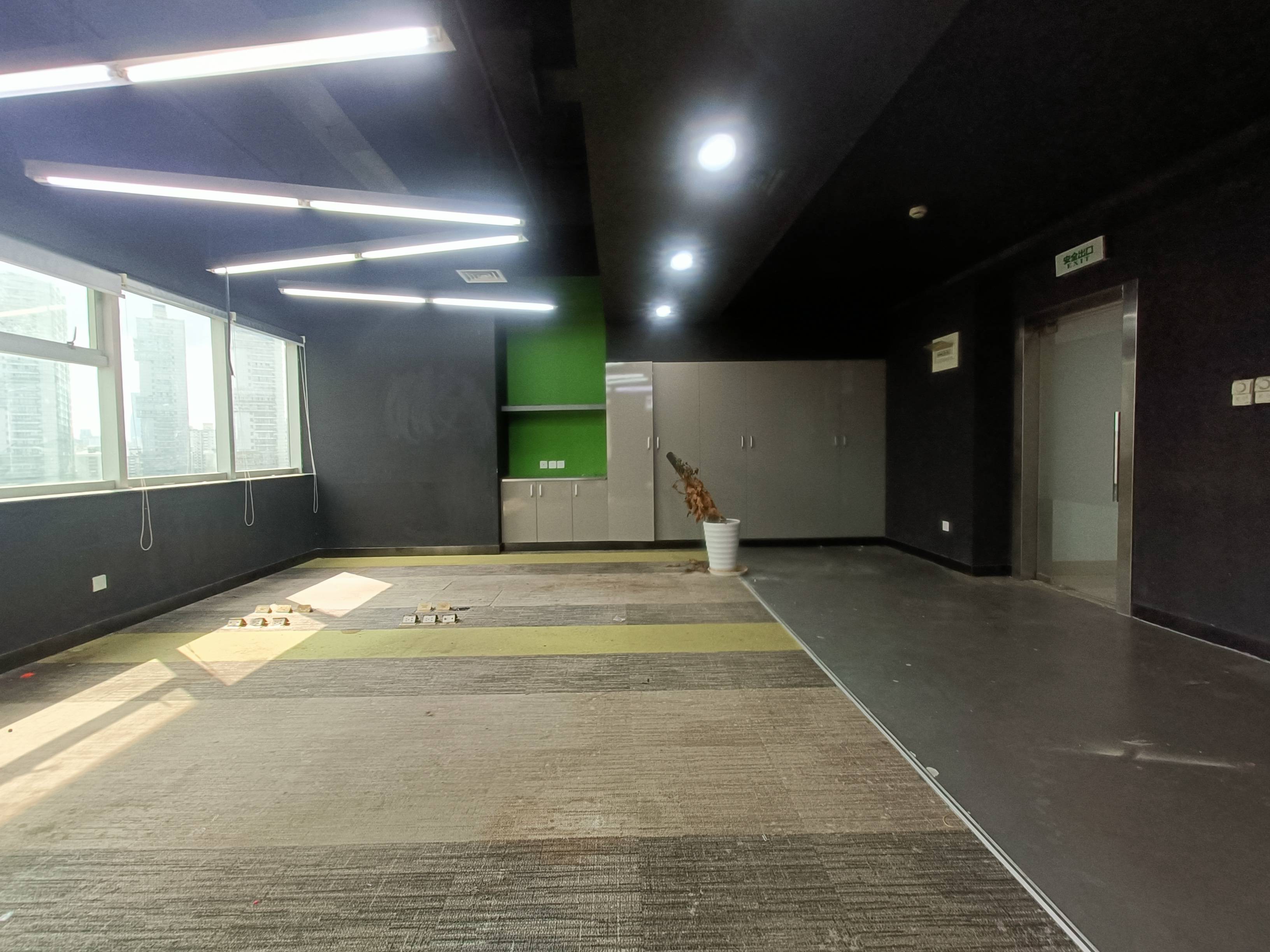 打浦桥海丽大厦146平米写字楼出租