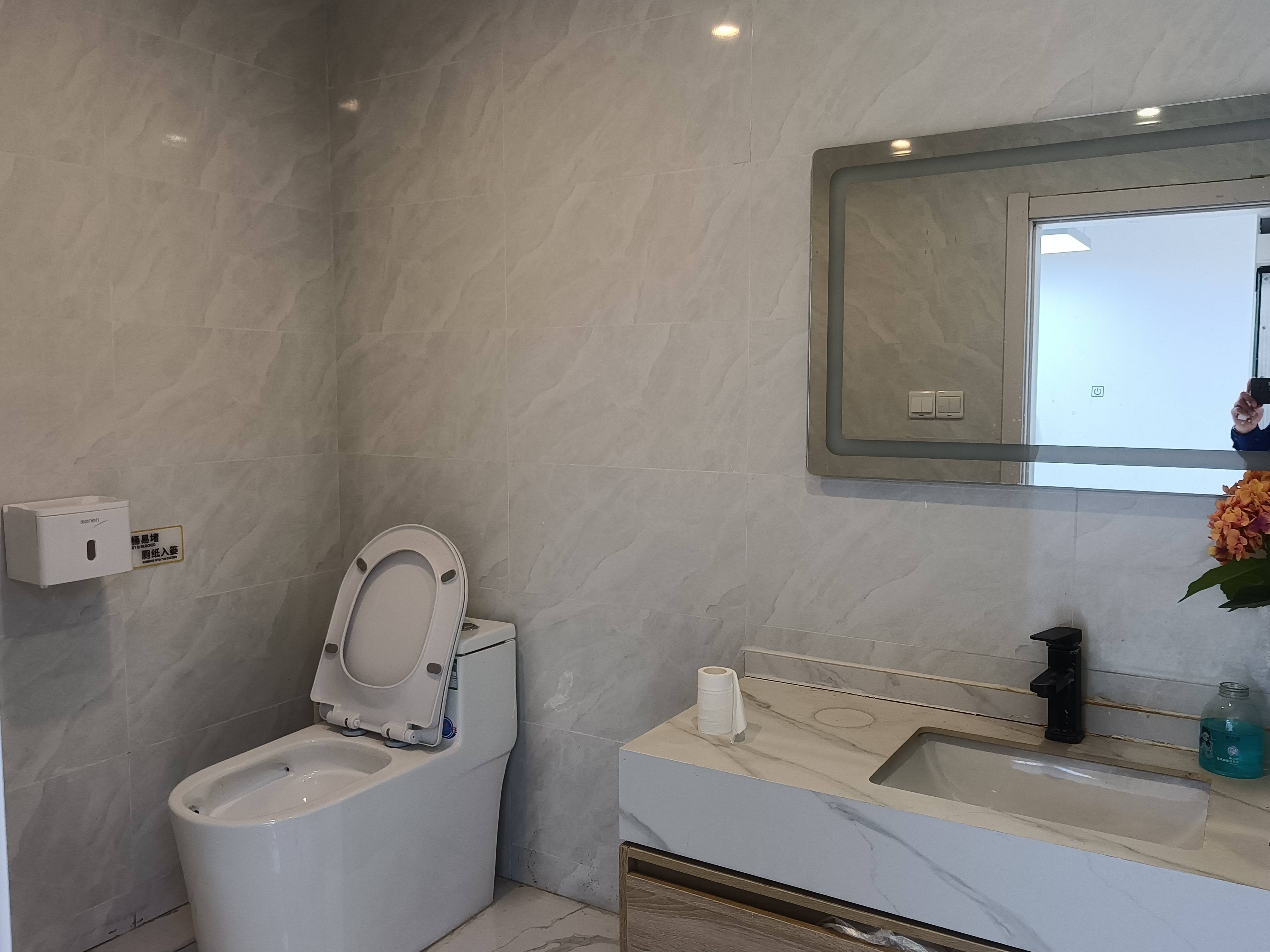 静安寺环球世界大厦117平米写字楼出租