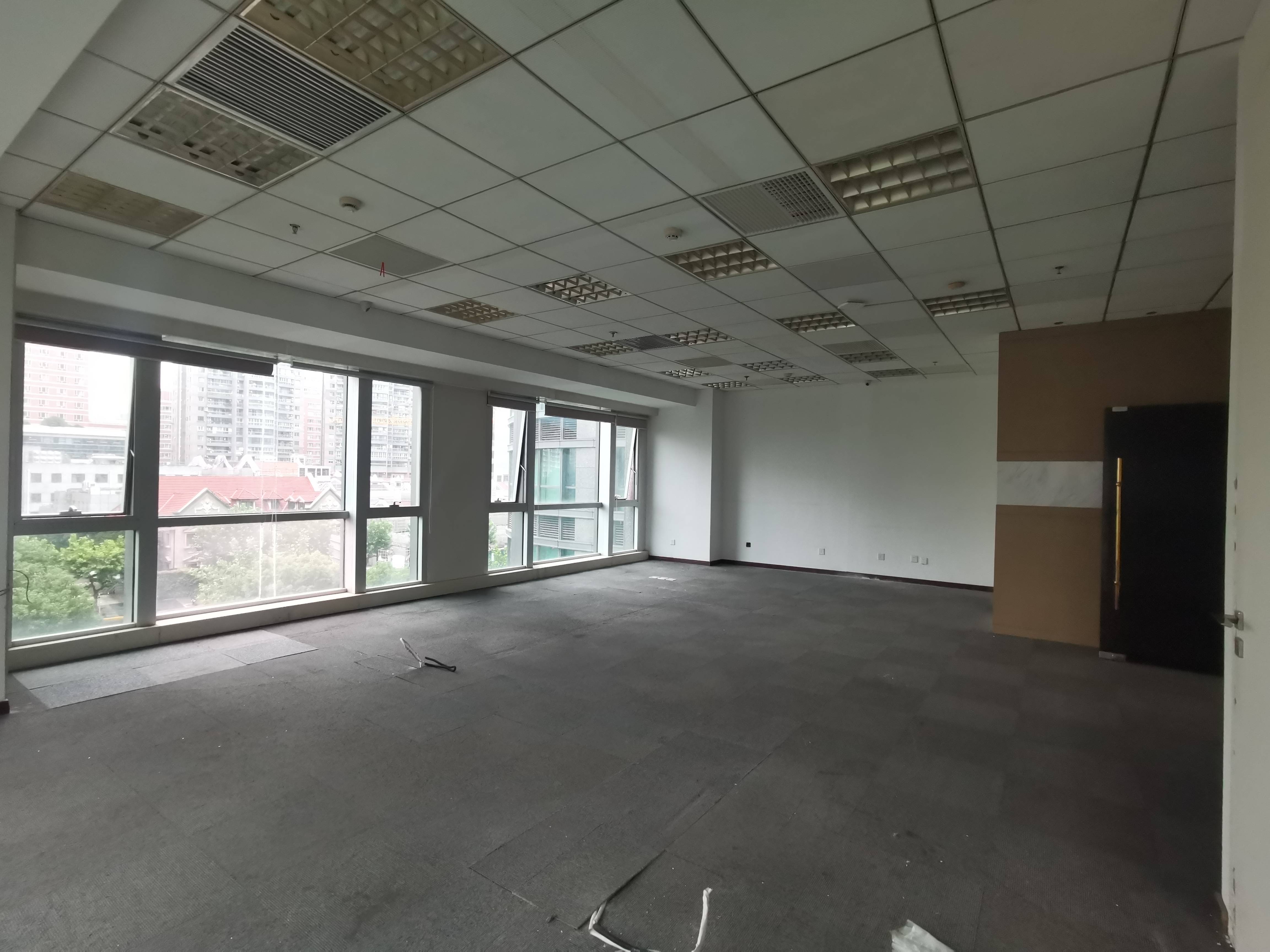 长寿路财富时代大厦97平米写字楼出租