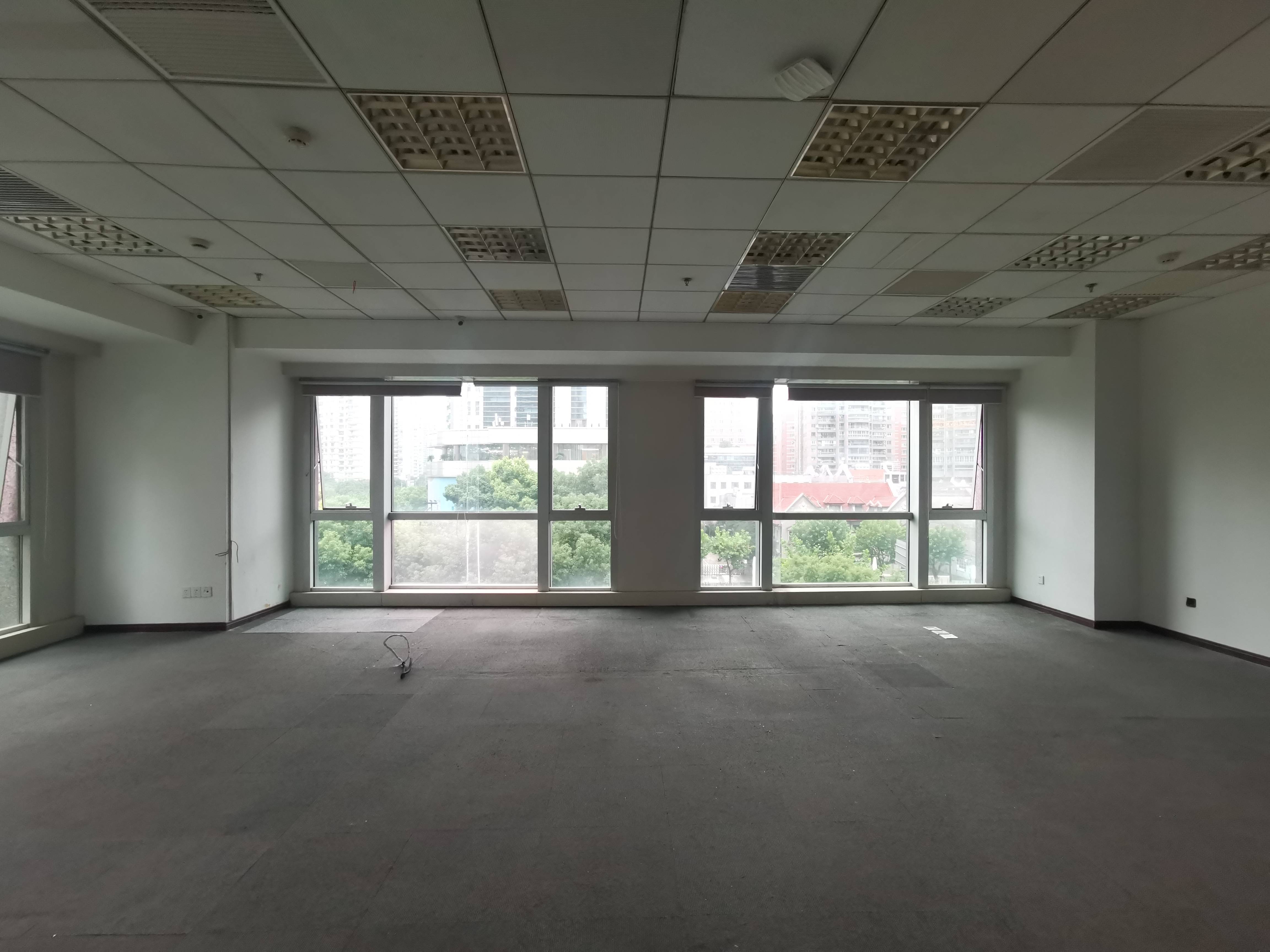 长寿路财富时代大厦97平米写字楼出租