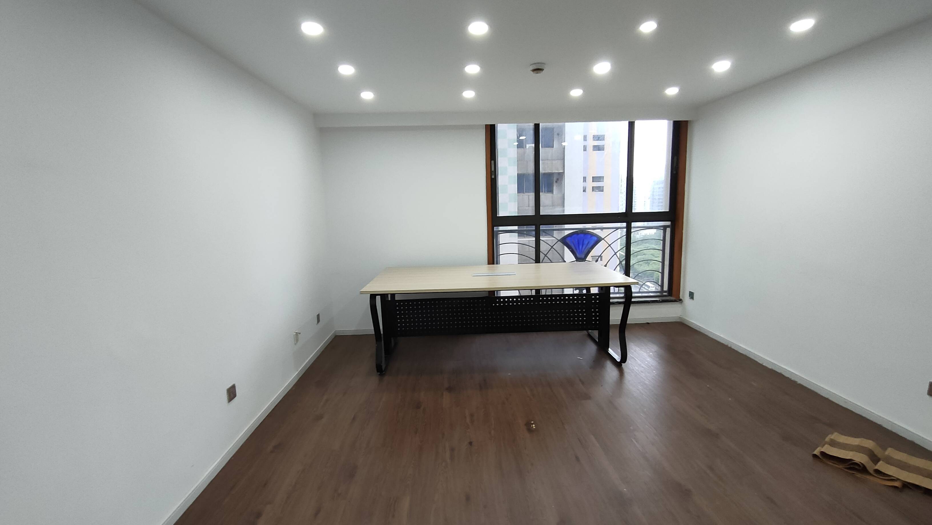 长寿路圣天地商务楼57平米写字楼出租