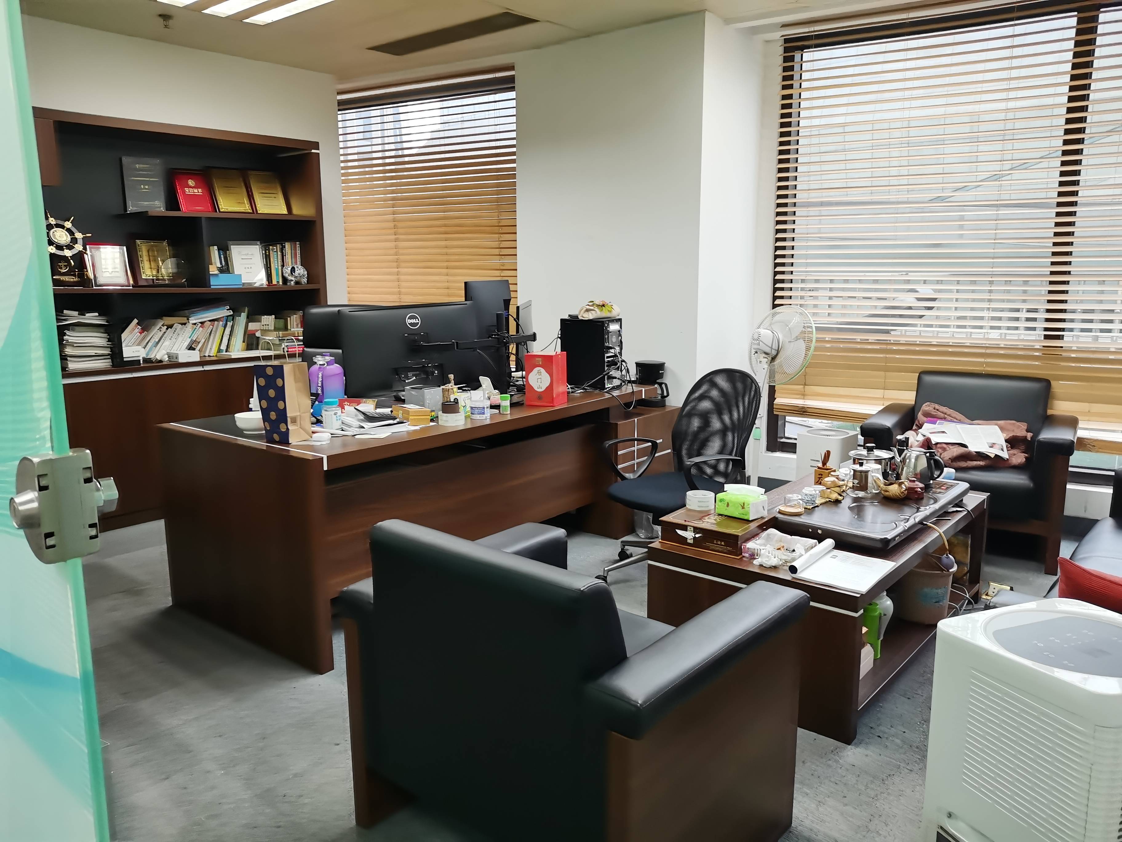 龙华绿地汇中心145平米写字楼出租