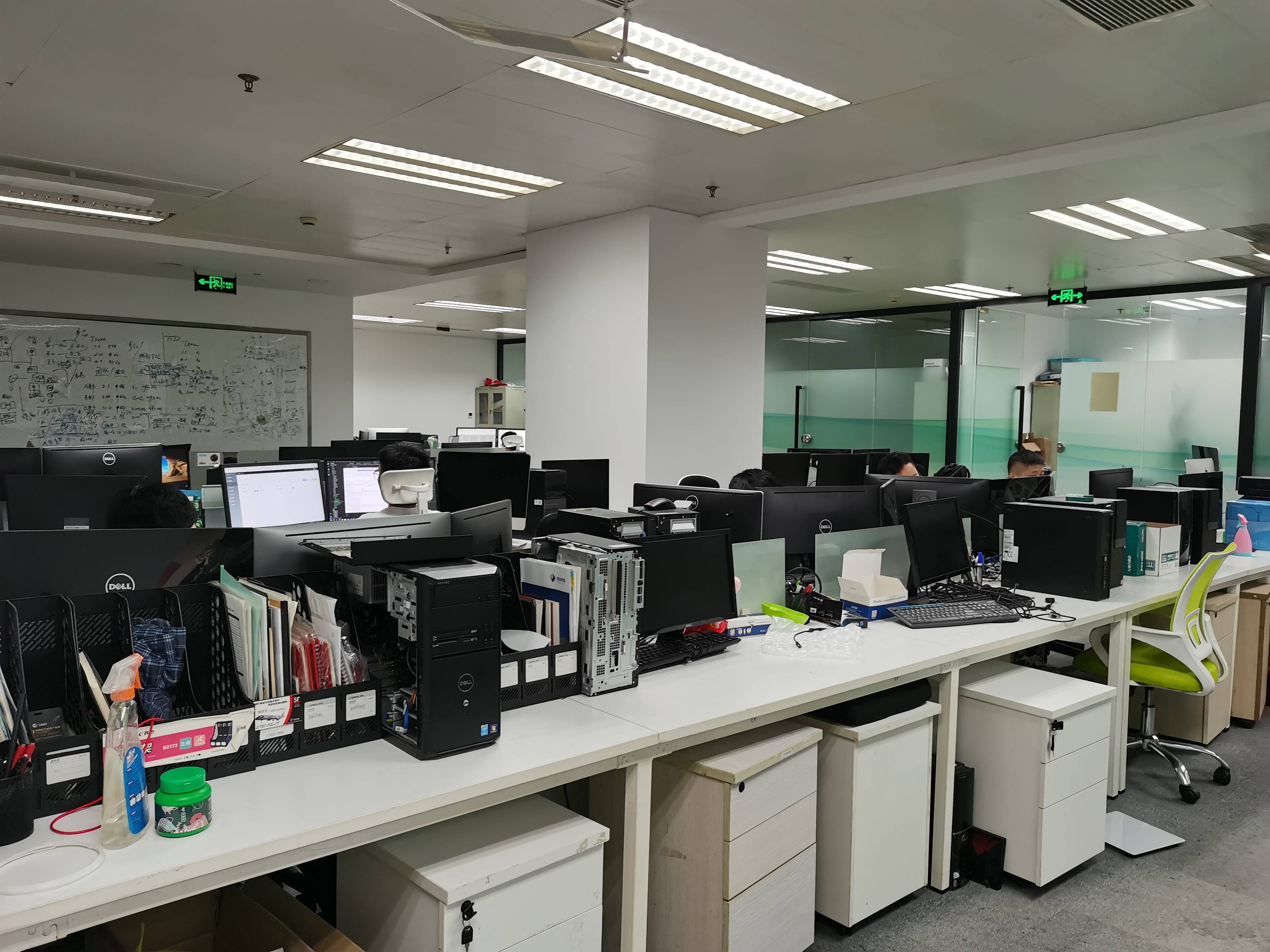 龙华绿地汇中心145平米写字楼出租