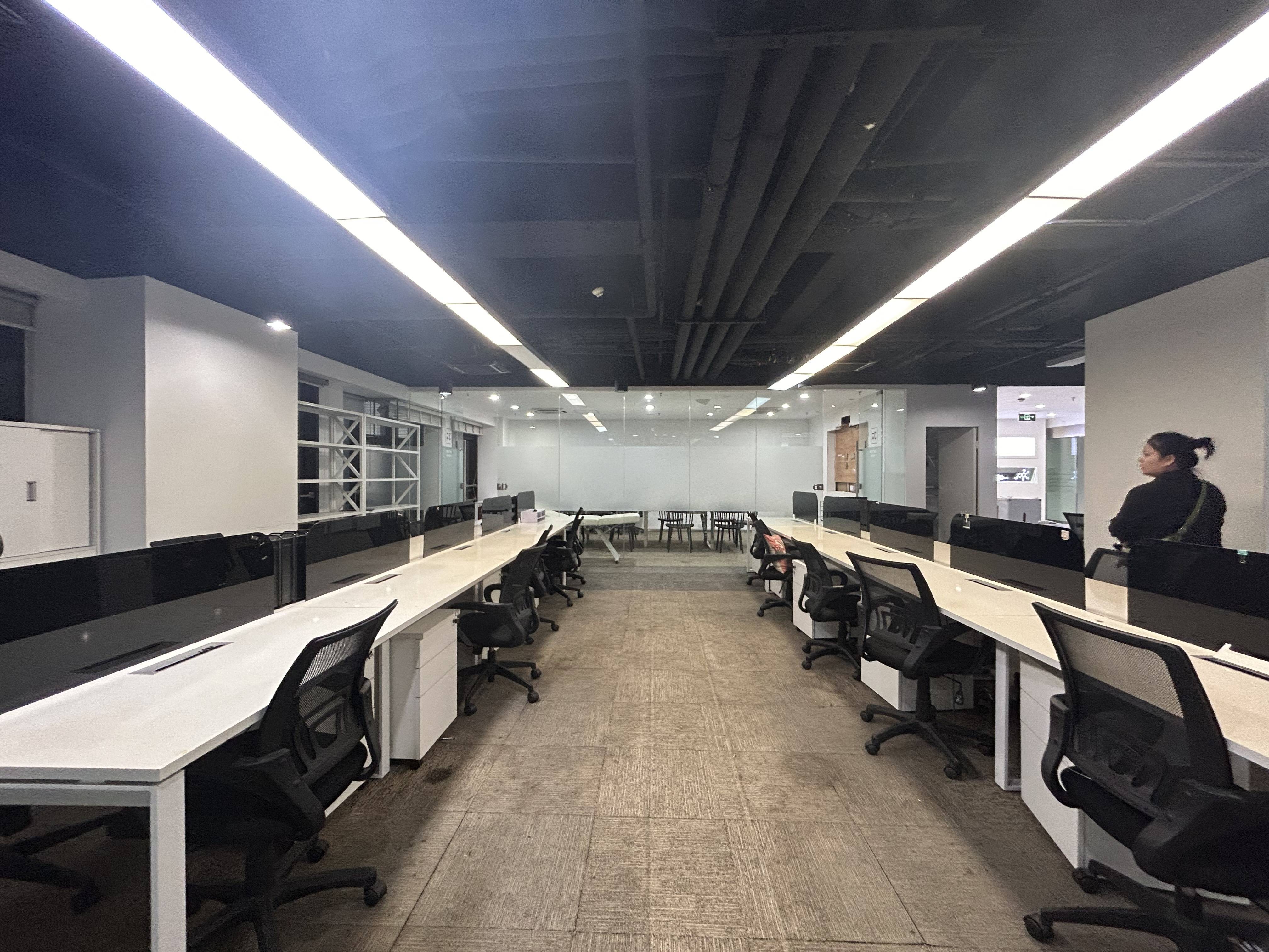 徐家汇均瑶国际广场355平米写字楼出租