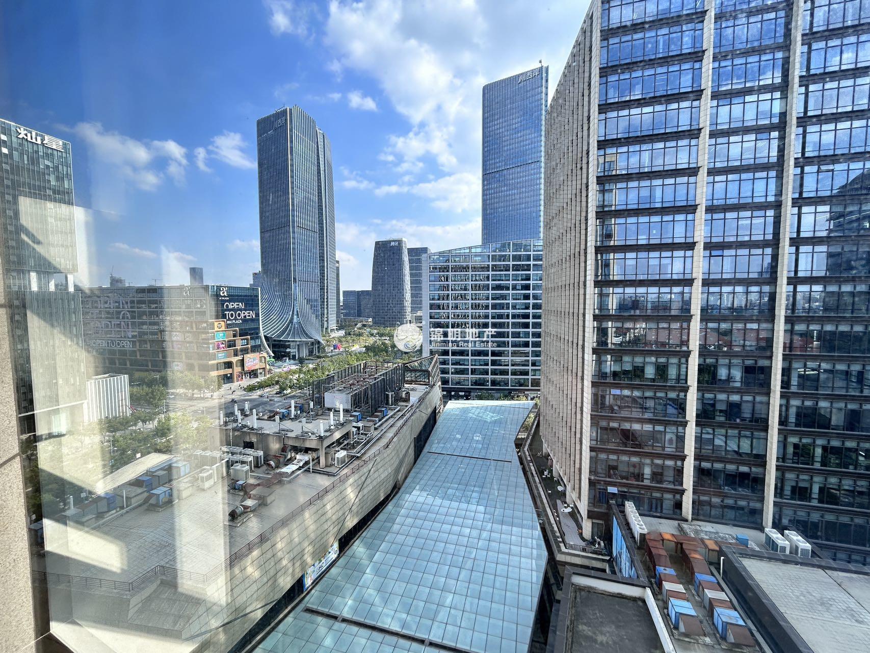 龙华绿地汇中心198平米写字楼出租