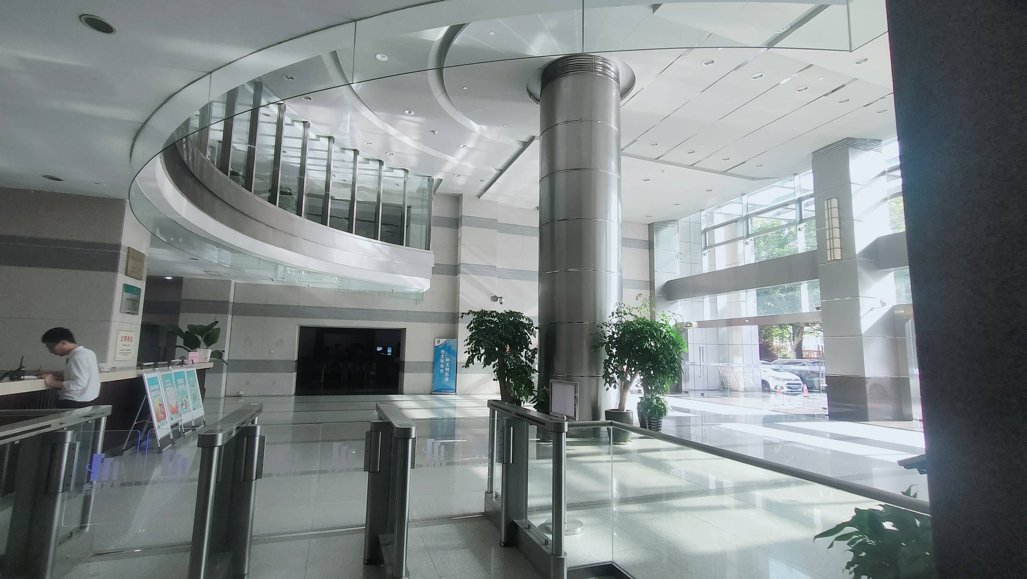 虹桥华闻国际大厦106平米写字楼出租