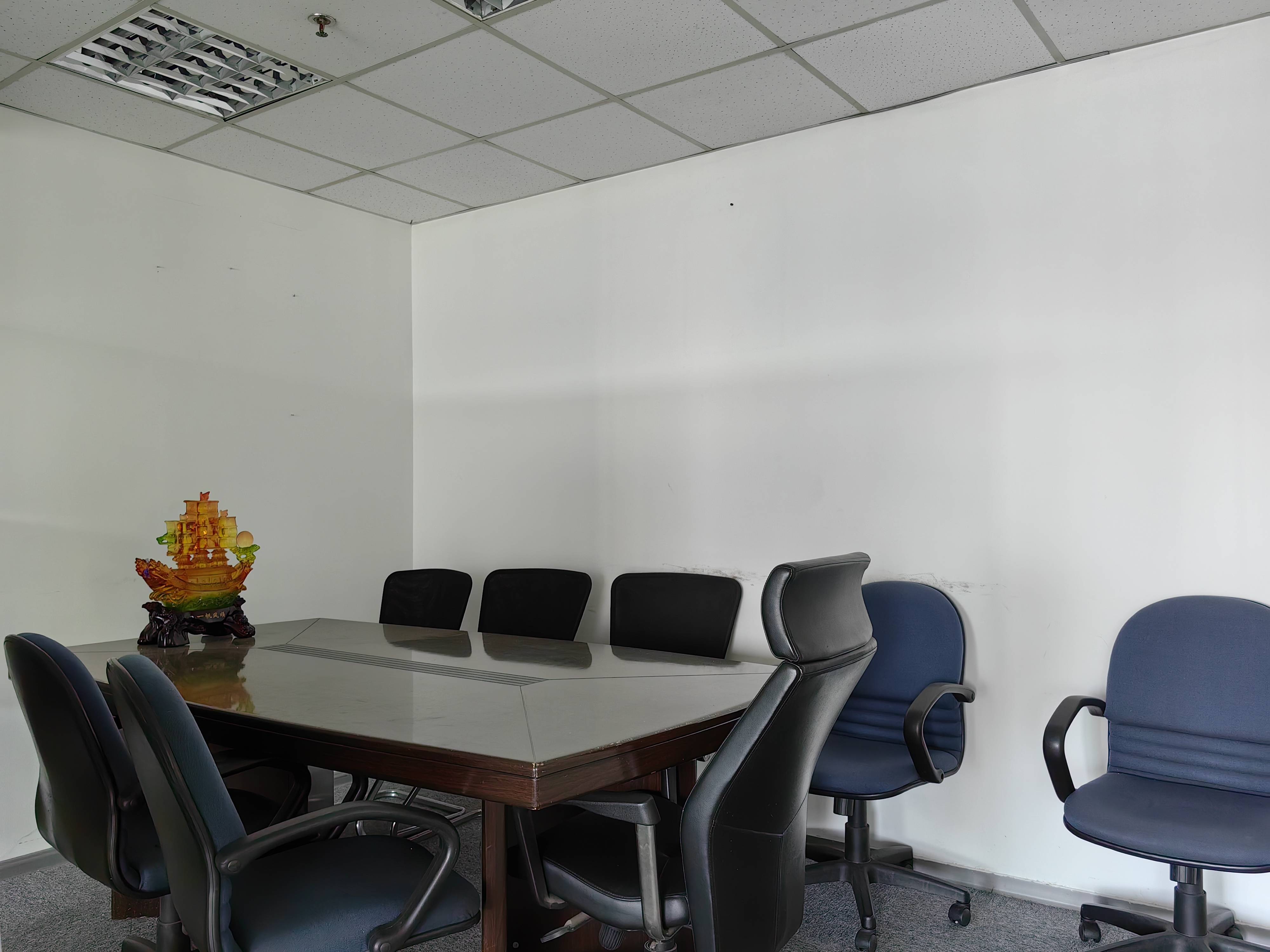 漕河泾光大会展中心143平米写字楼出租