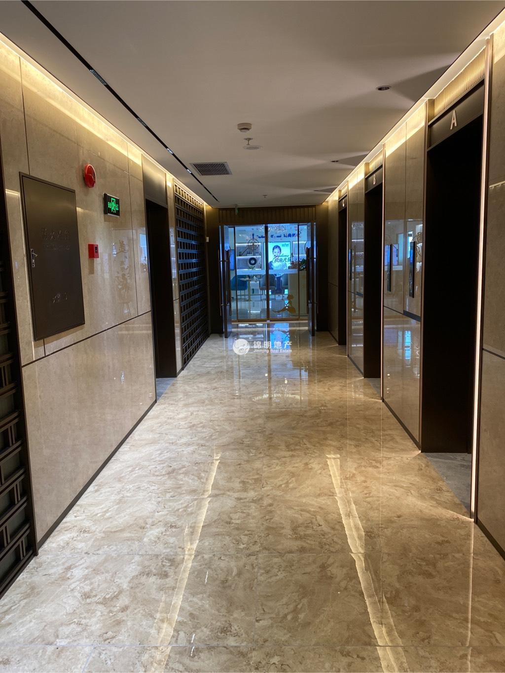 徐家汇汇银广场183平米写字楼出租