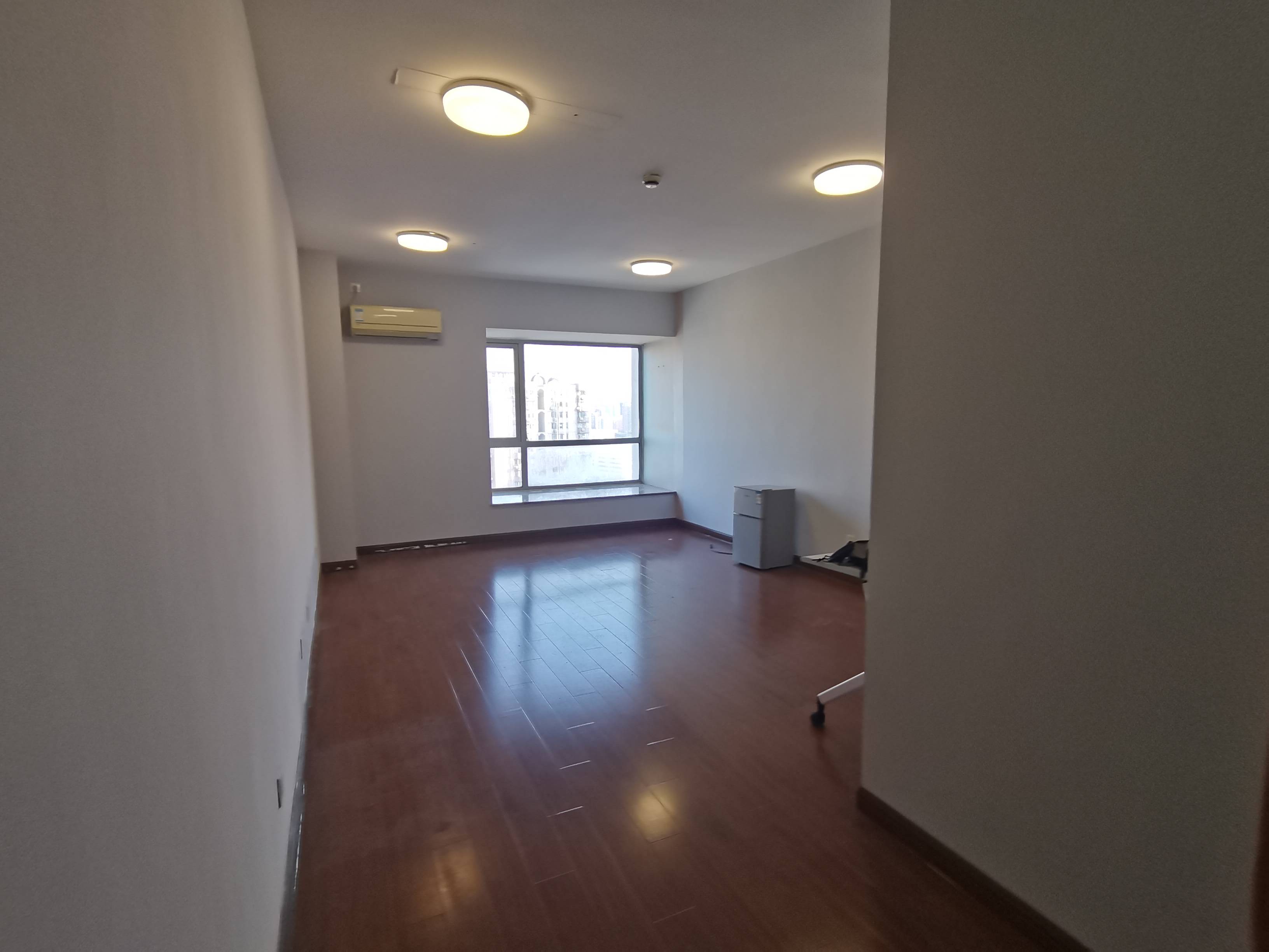 万体馆徐汇商务大厦47平米写字楼出租